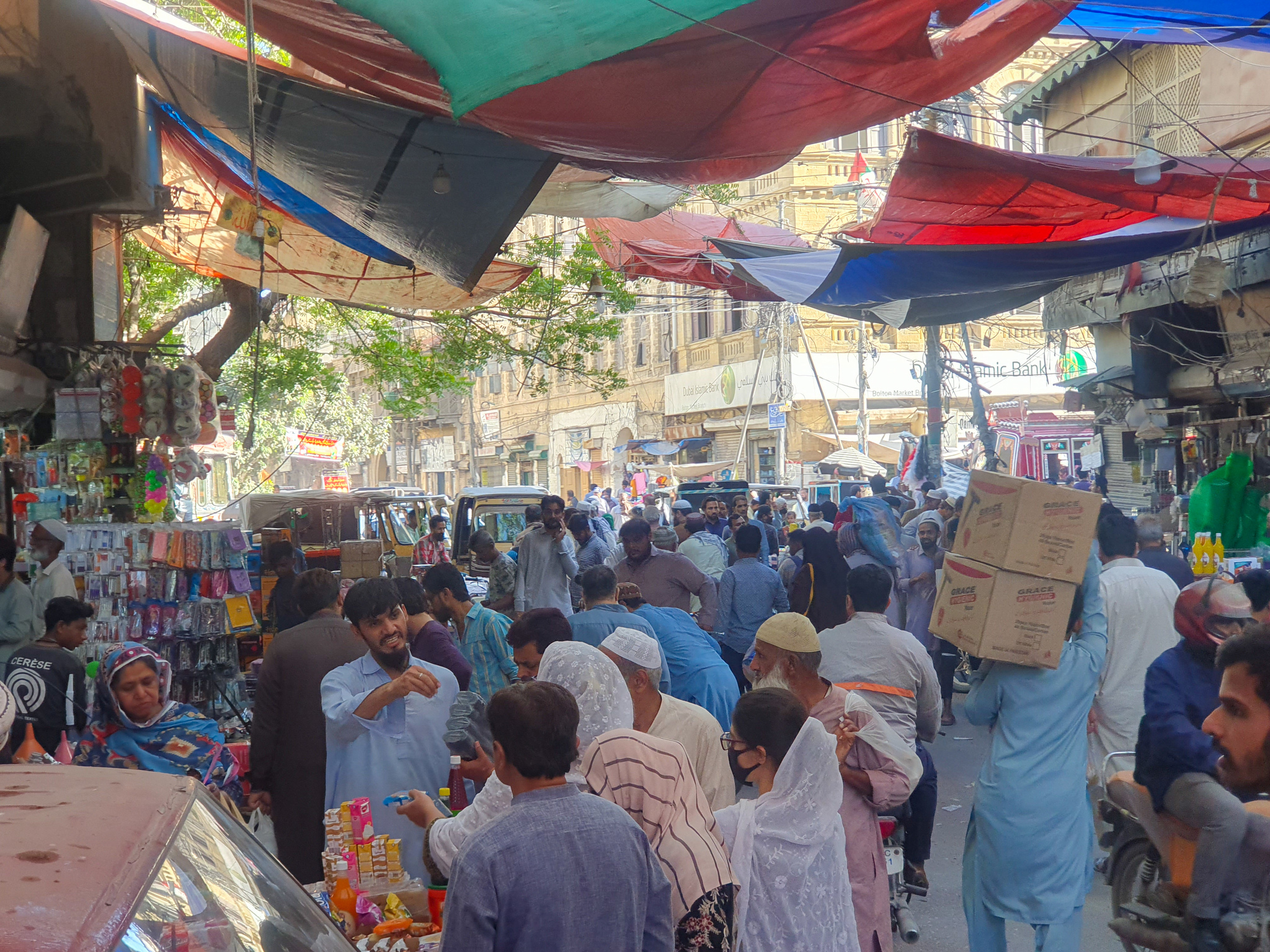 Karachi is one of the dirtiest cities I have ever seen in my life. - My, Pakistan, Travels, Pakistanis, Video, Vertical video, Longpost