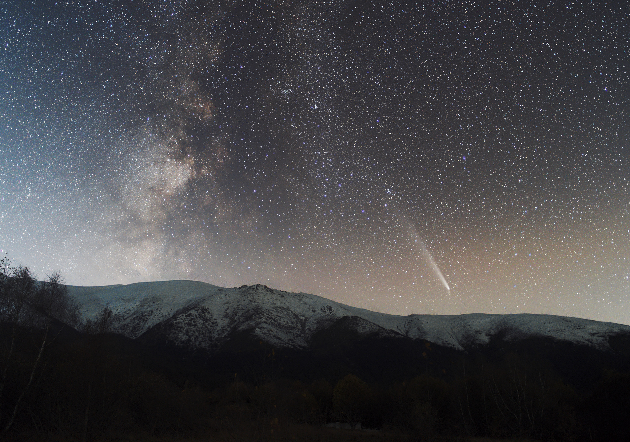 A comet is not a wolf... - Starry sky, Astrophoto, The mountains, Comet, Armenia, Milky Way