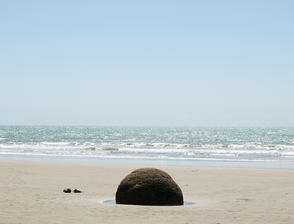 New Zealand. Upside Down on a Long White Cloud. Part 9 - New Zealand, Maori, Island, Cook, Moeraki, Ocean, Beach, Shore, Longpost