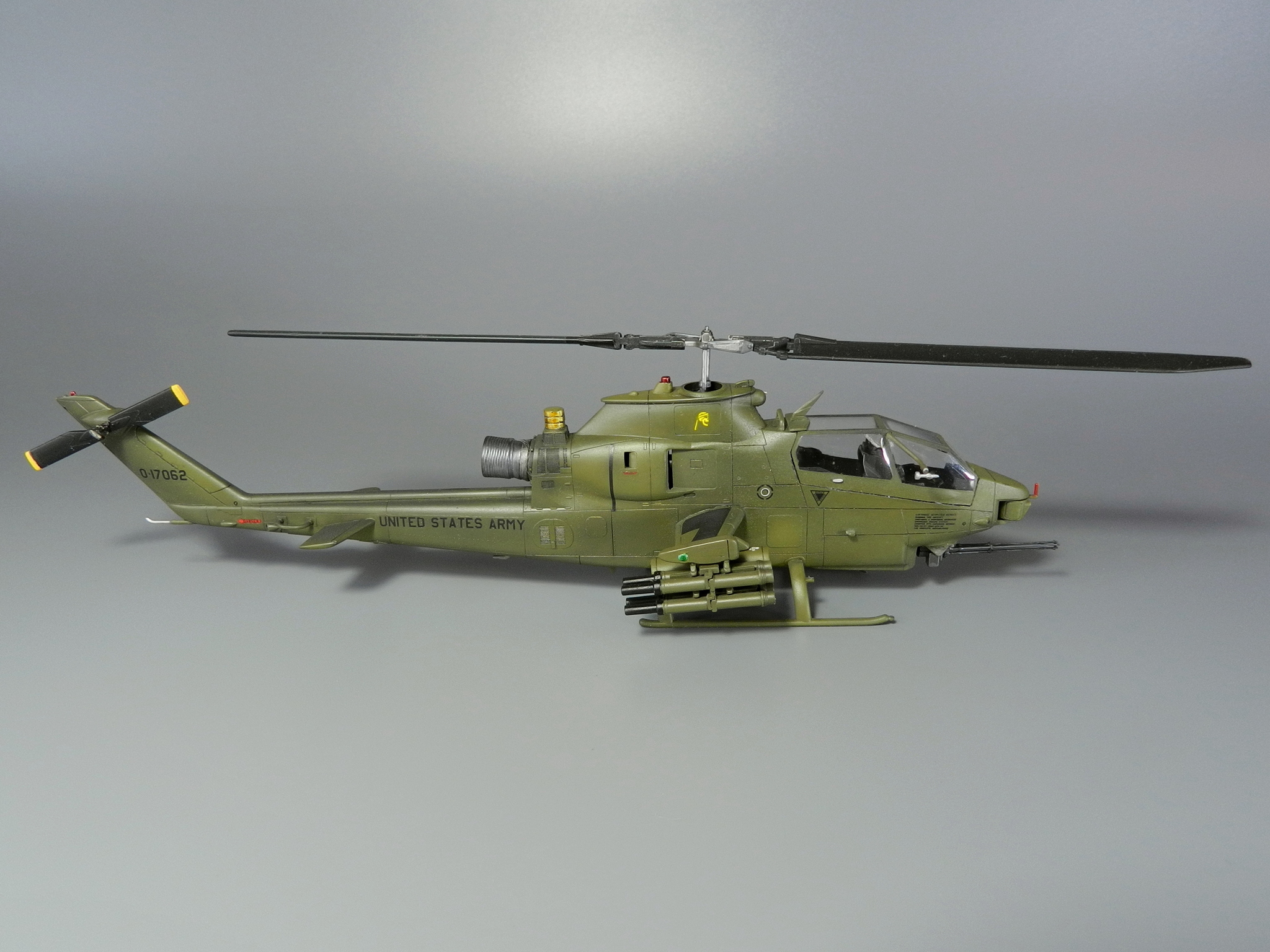 Bell AH-1S Cobra. Hasegawa, 1/72 - Моё, Фотография, Ah-1, Вертолет, Сборная модель, Моделизм, Масштабная модель, Военная авиация, Длиннопост