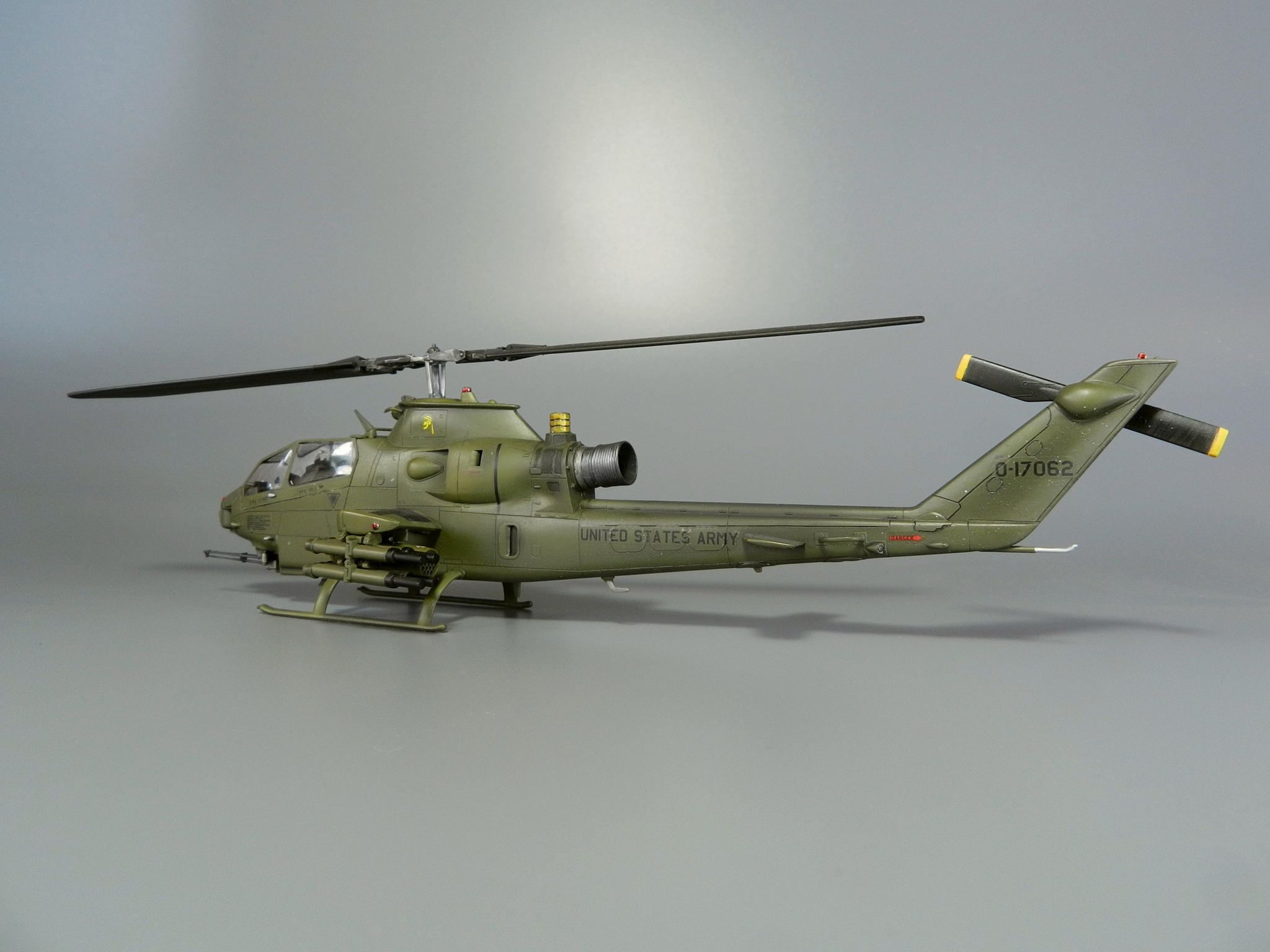 Bell AH-1S Cobra. Hasegawa, 1/72 - Моё, Фотография, Ah-1, Вертолет, Сборная модель, Моделизм, Масштабная модель, Военная авиация, Длиннопост