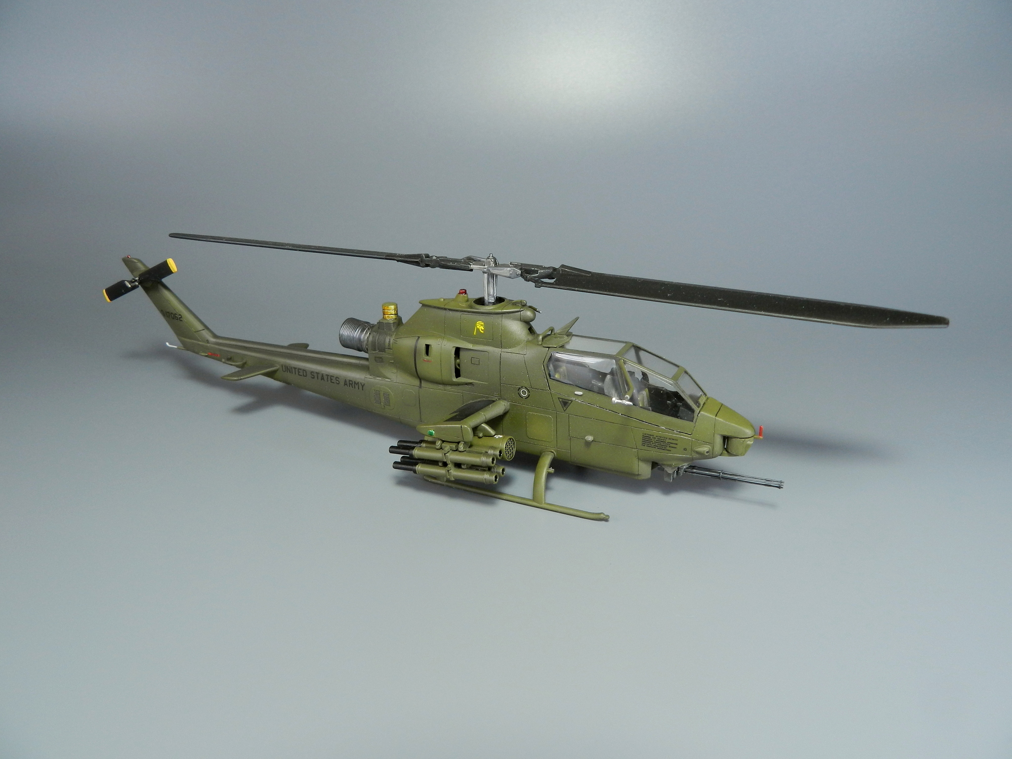 Bell AH-1S Cobra. Hasegawa, 1/72 - Моё, Фотография, Ah-1, Вертолет, Сборная модель, Моделизм, Масштабная модель, Военная авиация, Длиннопост