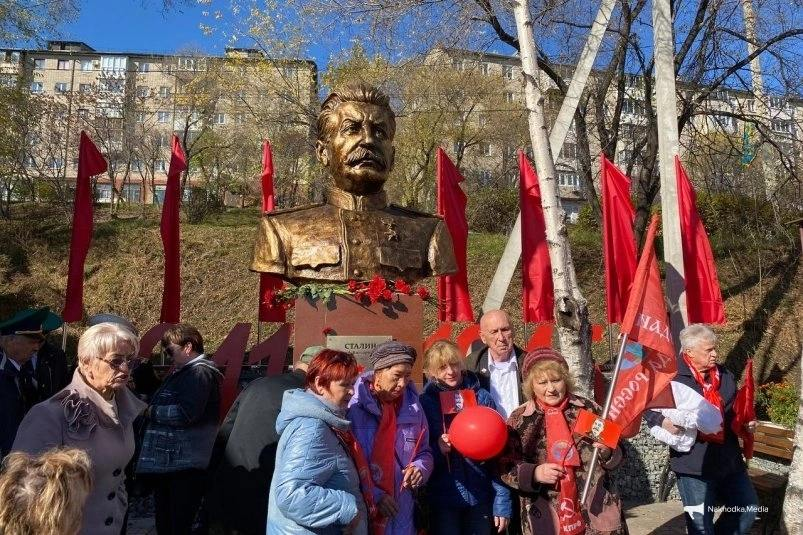 Another monument to Joseph Stalin has appeared - Politics, Stalin, Monument, the USSR, Telegram (link), Video, Vertical video, Longpost