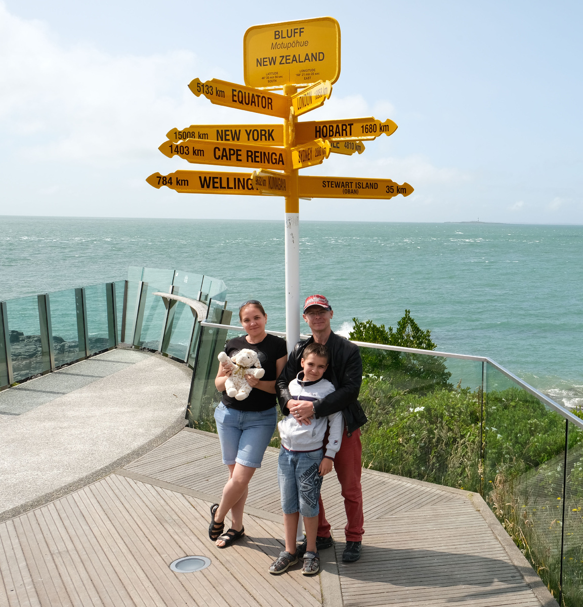 New Zealand. Upside Down on a Long White Cloud. Part 10 - The end of the world, New Zealand, Cook, Mutton, Sheeps, The hobbit, Troll, Oysters, Longpost