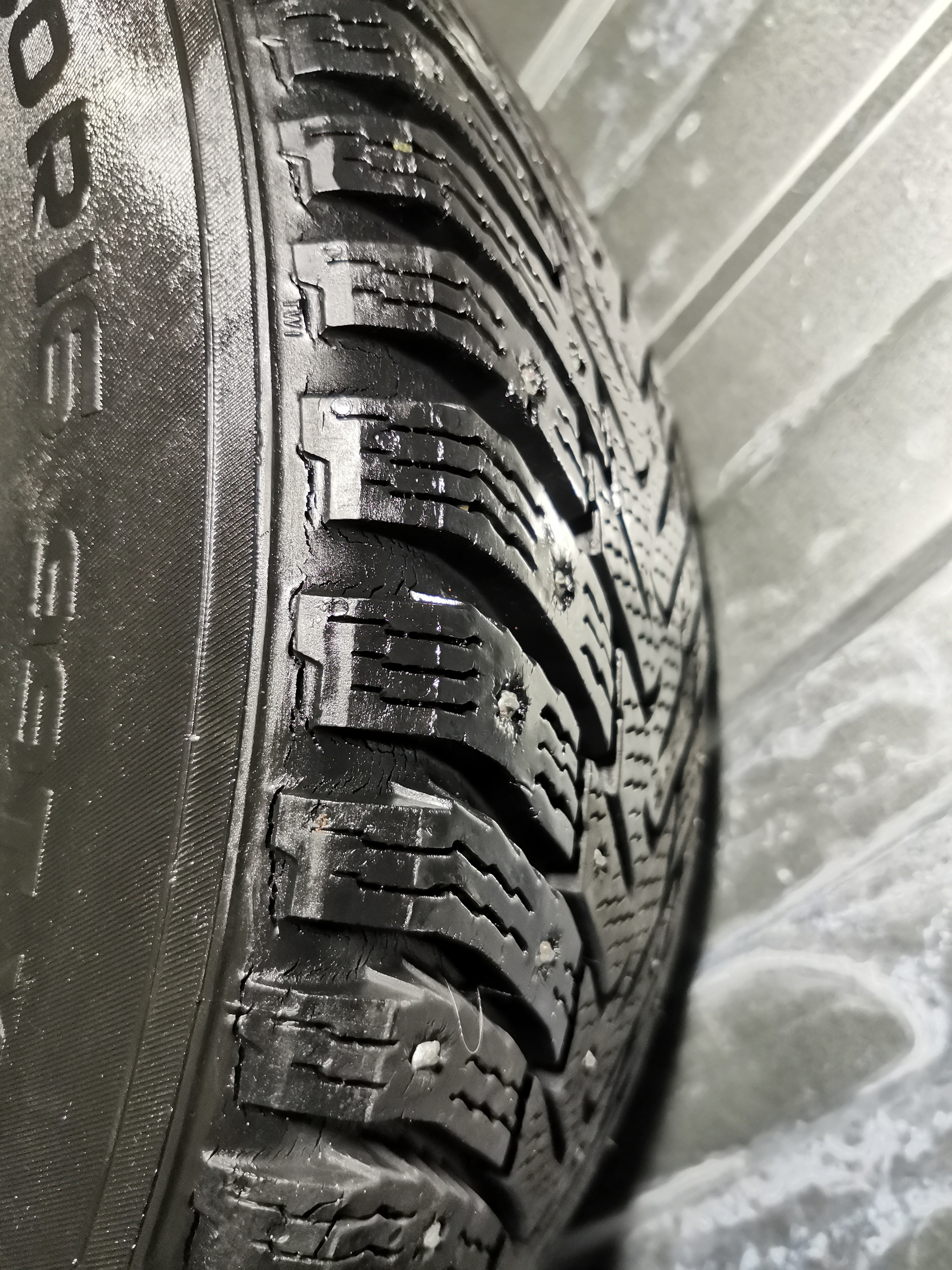 Хотите получить боковые разрывы на всех 4-х колесах покупайте шины Nokian Tyres(ikontyres) - Автосервис, Обман клиентов, Жалоба, Шины, Колеса, Защита прав потребителей, Негатив, Длиннопост