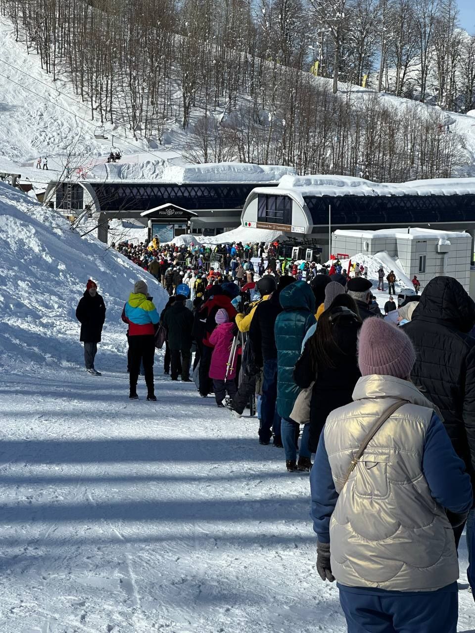 Про очереди Красной Поляны и Розы Хутор - Моё, Горный туризм, Снег, Зима, Горные лыжи, Сноуборд, Telegram, Длиннопост