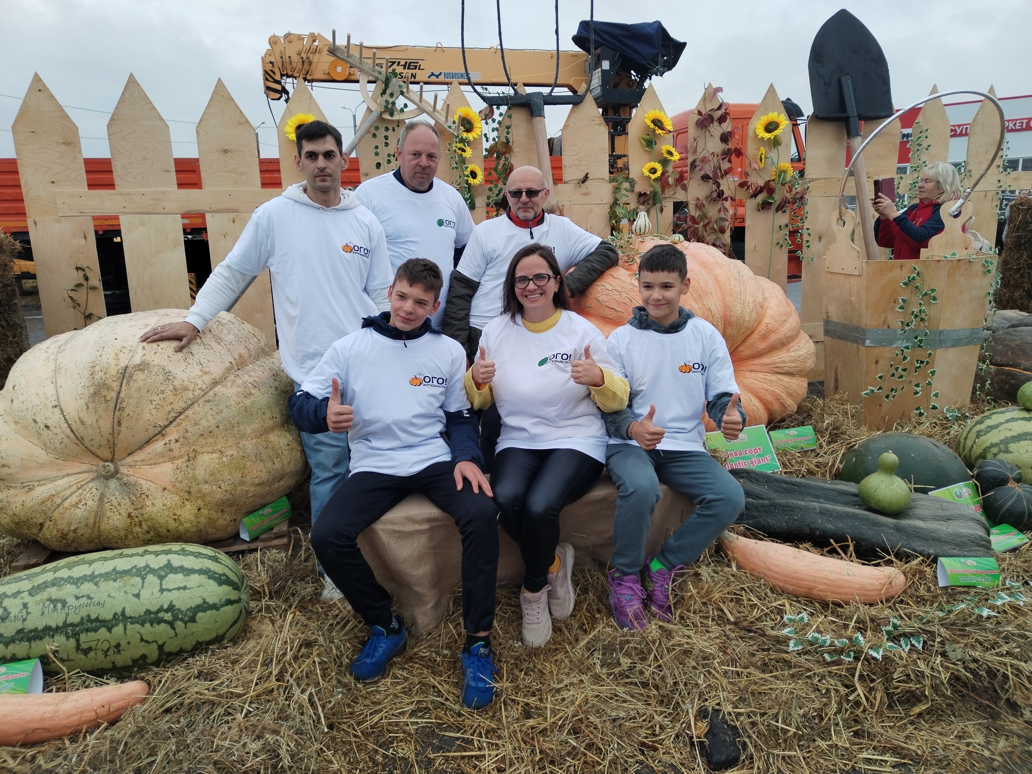 Another adventure of the season: Ivanovo cabbage soup! - My, Zucchini, Garden, Vegetables, Giants, Giant pumpkin, Gigantomania, Cucumbers, Beet, Watermelon, Longpost