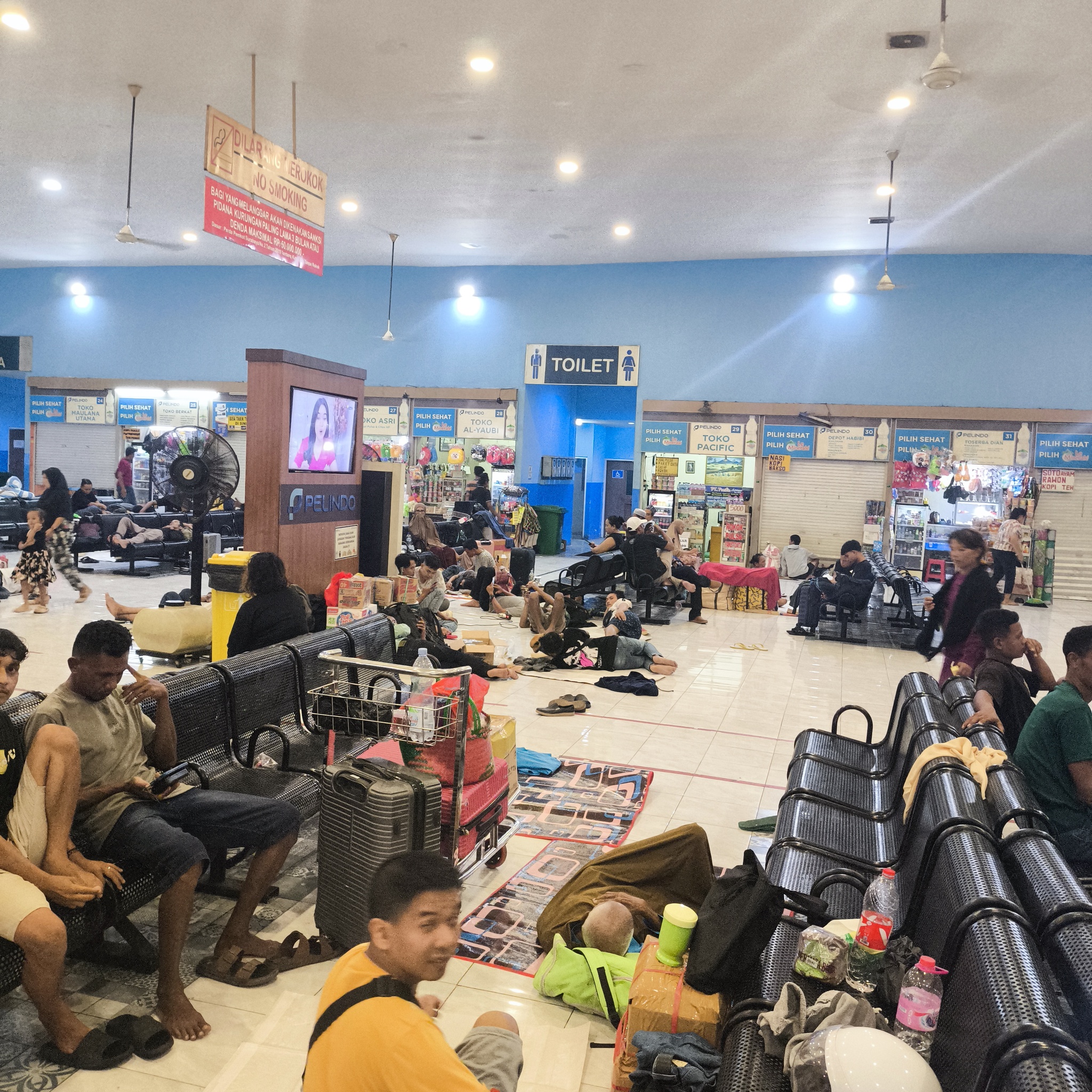 Melanesia Travel Diary. Indonesia. Day 134/137. Sura + Baya. Boarding a ship to Kalimantan - My, Travels, Drive, Informative, Around the world, Indonesia, Life stories, Ship, Caution, Manipulation, Tourism, Туристы, Video, Longpost