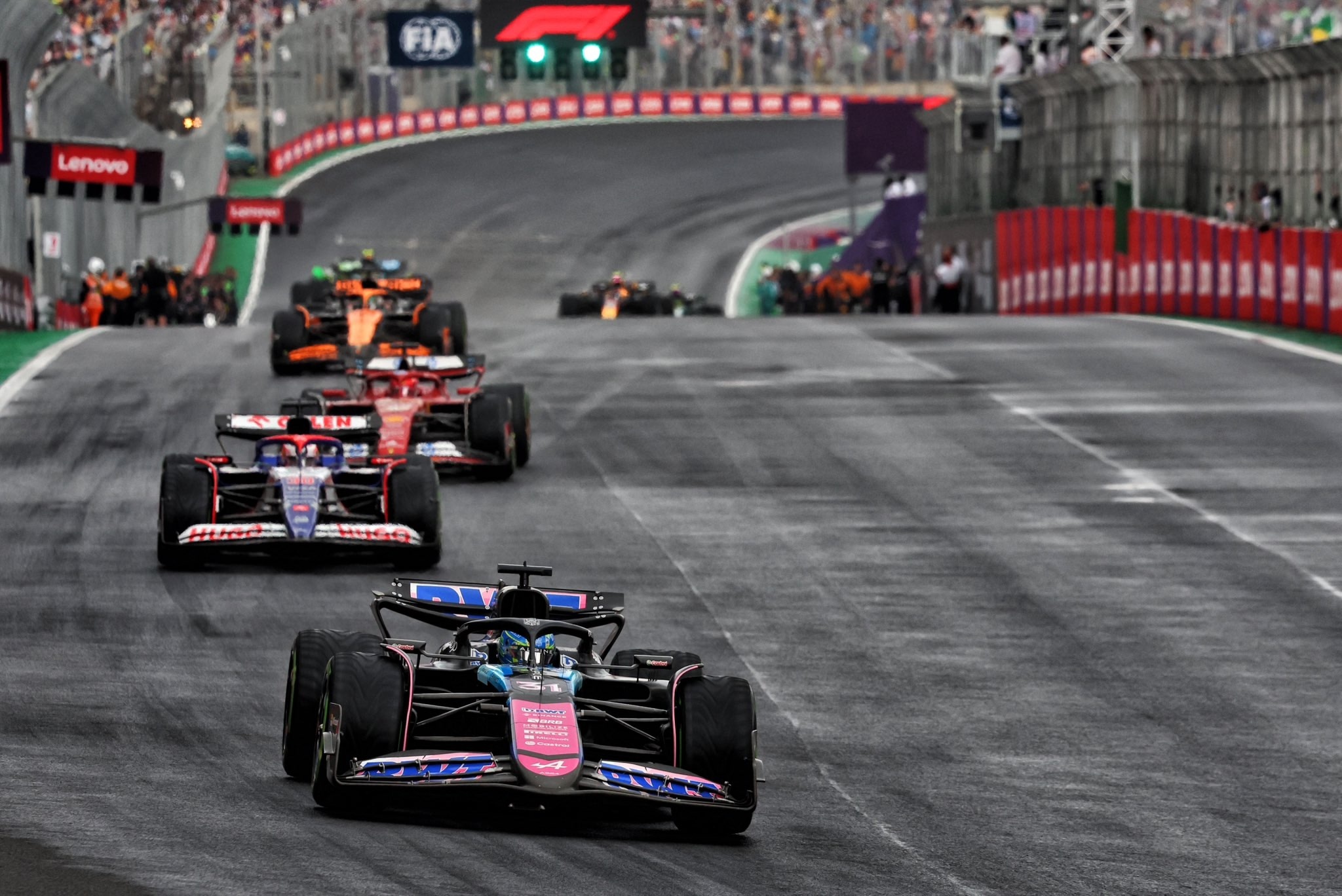 Brazilian chaos brings champion back to top. Sao Paulo Grand Prix review - Автоспорт, Formula 1, Race, Brazil, Sao Paulo, Rain, Mercedes, Ferrari, Red bull, Mclaren, Alpine, Max Verstappen, Pierre Gasly, Charles Leclerc, George Russell, Lewis Hamilton, Carlos Sainz, Fernando Alonso, Championship, Bad weather, Longpost