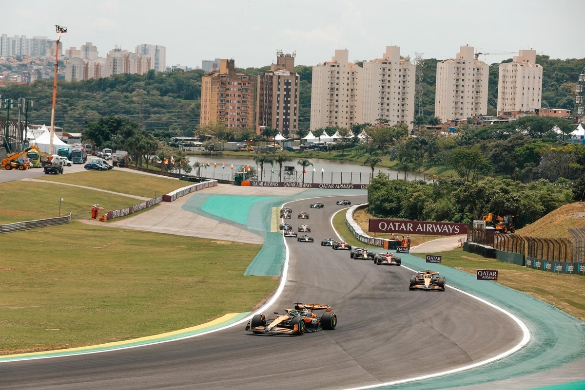 Brazilian chaos brings champion back to top. Sao Paulo Grand Prix review - Автоспорт, Formula 1, Race, Brazil, Sao Paulo, Rain, Mercedes, Ferrari, Red bull, Mclaren, Alpine, Max Verstappen, Pierre Gasly, Charles Leclerc, George Russell, Lewis Hamilton, Carlos Sainz, Fernando Alonso, Championship, Bad weather, Longpost