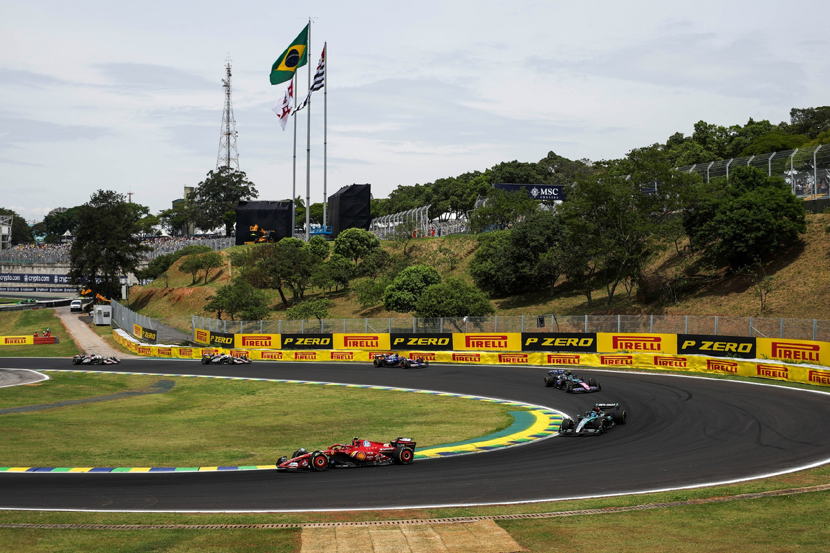 Brazilian chaos brings champion back to top. Sao Paulo Grand Prix review - Автоспорт, Formula 1, Race, Brazil, Sao Paulo, Rain, Mercedes, Ferrari, Red bull, Mclaren, Alpine, Max Verstappen, Pierre Gasly, Charles Leclerc, George Russell, Lewis Hamilton, Carlos Sainz, Fernando Alonso, Championship, Bad weather, Longpost