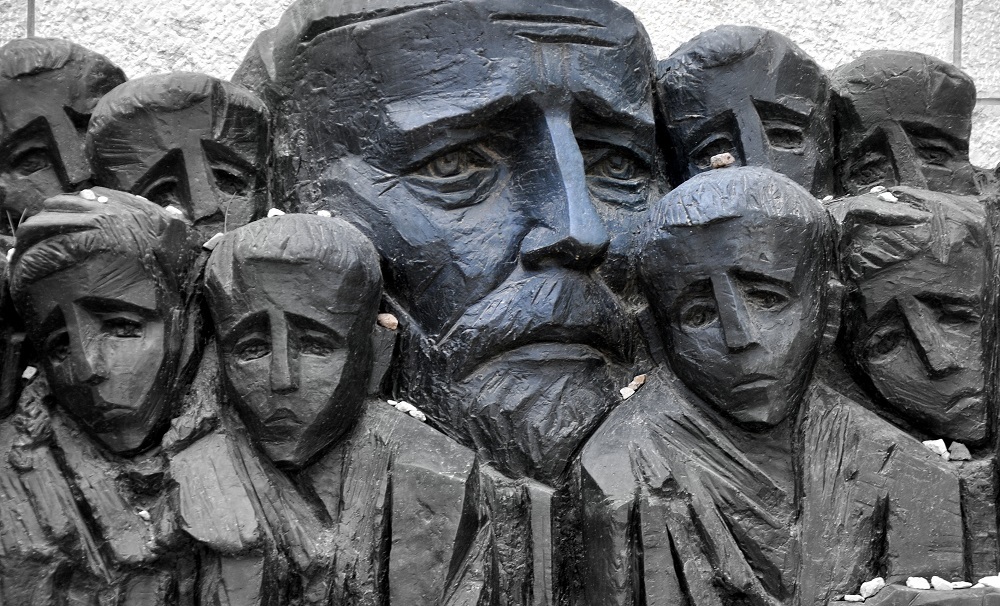 Reply to the post Janusz Korczak goes with children to the gas chamber. Treblinka. August 6, 1942 - The photo, Nazism, Janusz Korczak, Concentration camp inmates, The Second World War, Negative, Movies, Reply to post, Longpost, A wave of posts