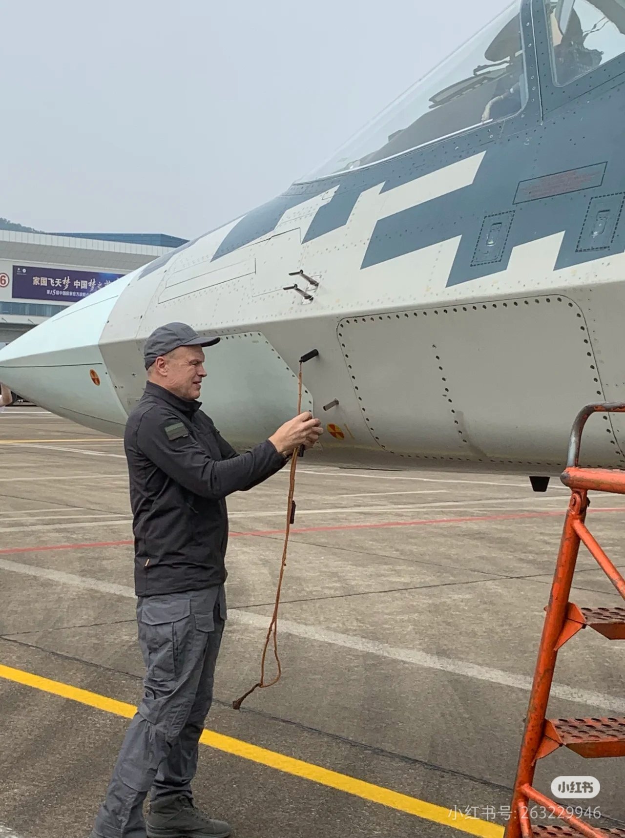 Su-57 delights Chinese (Part 1) - Su-57, China, Exhibition, Airplane, Longpost, Video, Vertical video