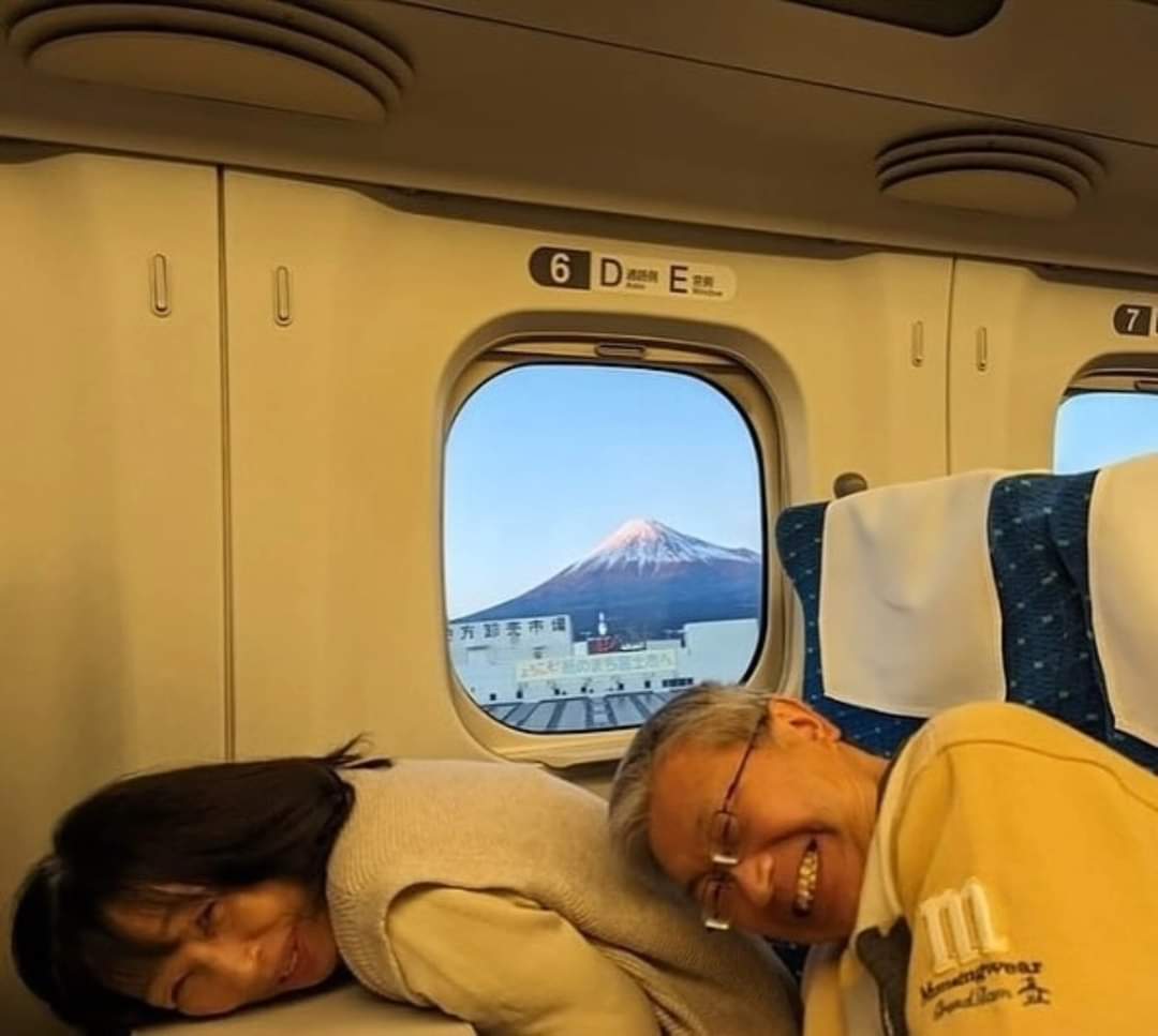 Caring for others - Japan, Fujiyama, A train, Care, The photo, Travels, Kindness