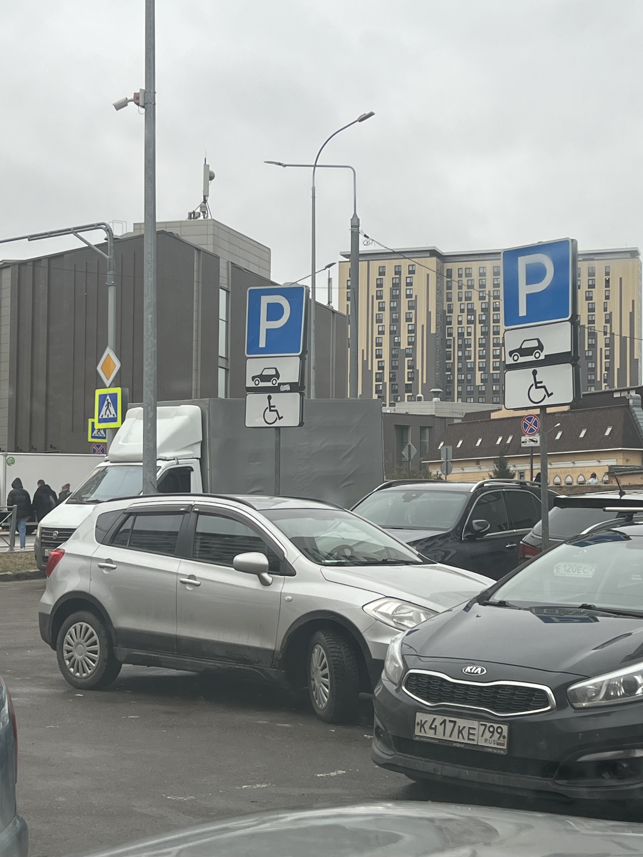 First of all, he is not disabled at all... - Motorists, Parking Wizard, Неправильная парковка, The photo