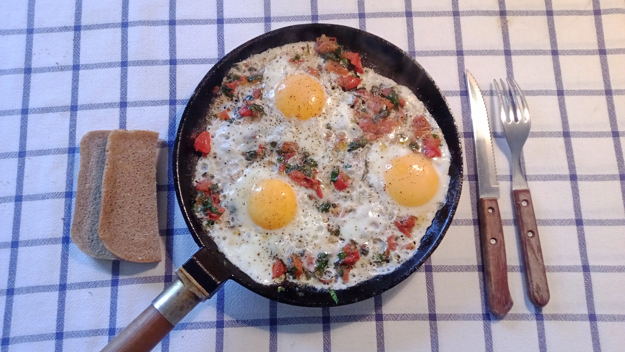 Fried eggs - My, Cooking, Eggs, A life, Longpost