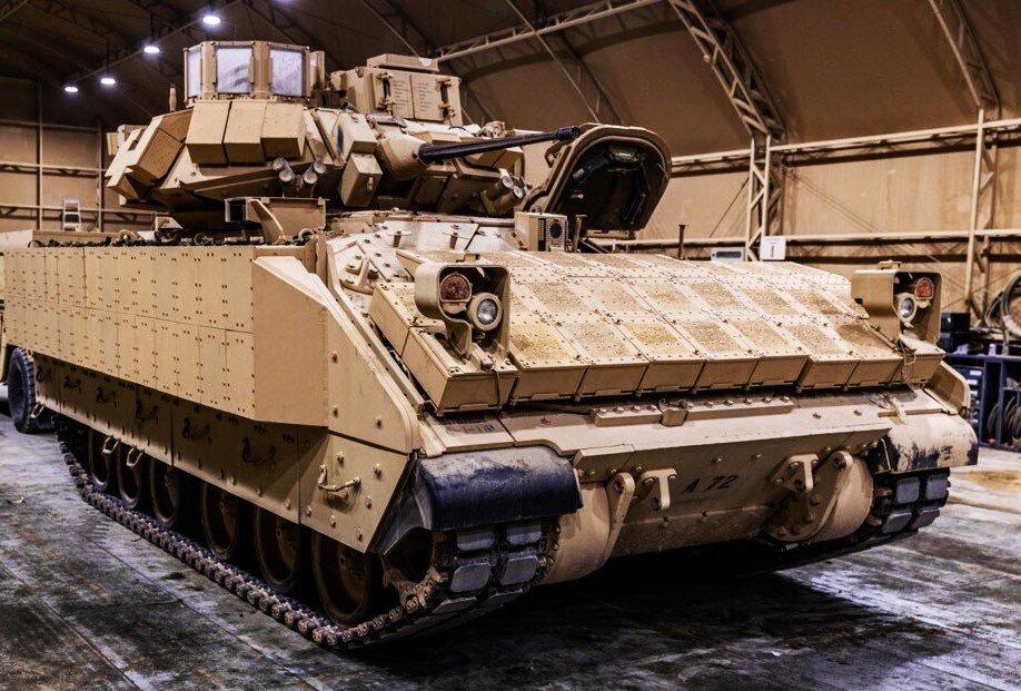 US Infantry Fighting Vehicle Bradley M2A2 ODS - Want to know everything, Informative, Armament, Technics, Military equipment, Overview, The photo, Description, Peculiarities, Military, Bmp, Yandex Zen (link), Longpost, USA, Options, Specifications, Equipment