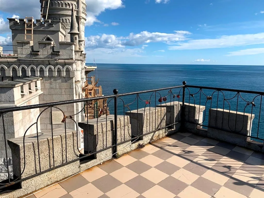 A virtual journey to the Swallow's Nest. What does it look like inside? - My, swallow's Nest, sights, Informative, Crimea, Art, Travel across Russia, Longpost