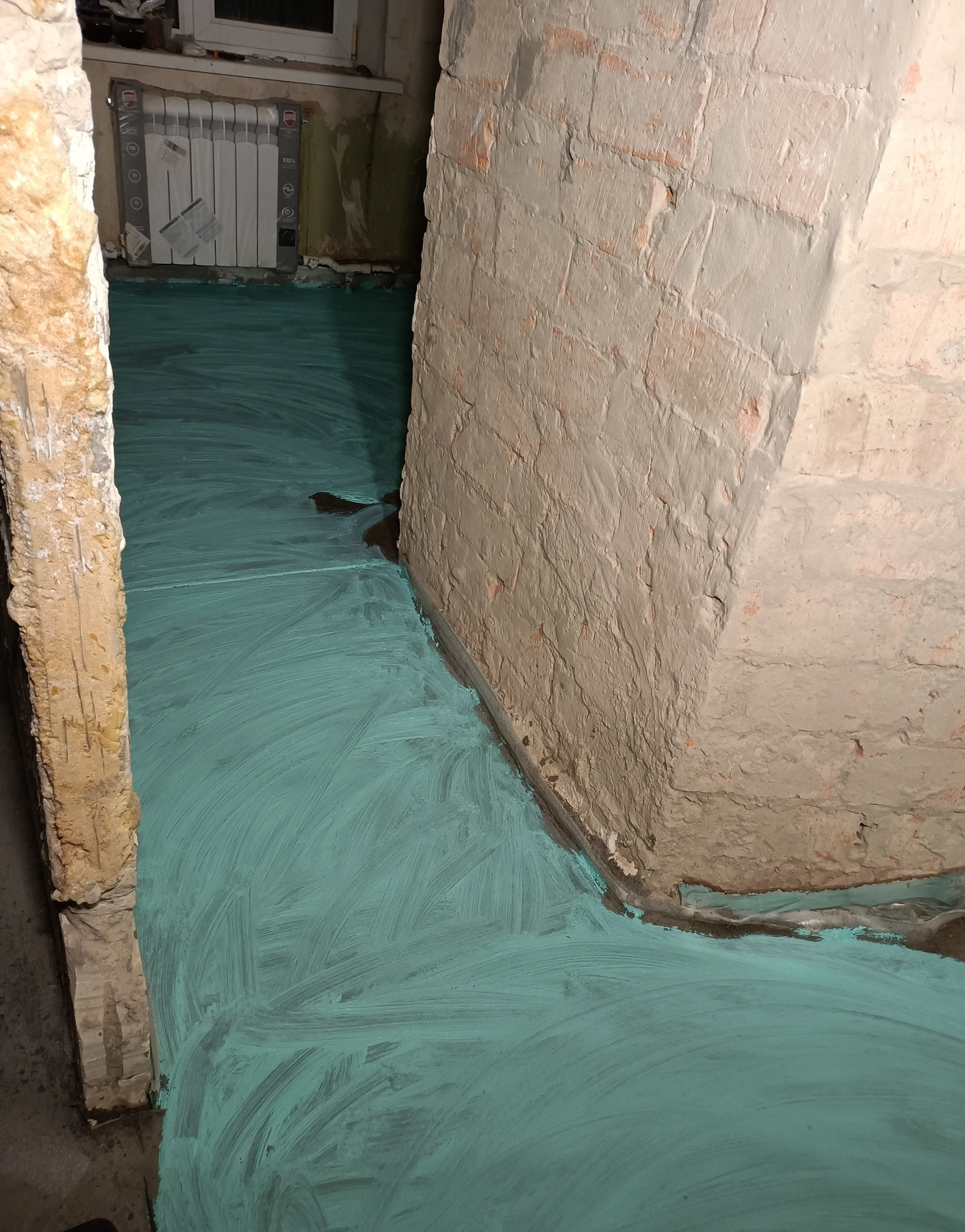 Renovation of a Khrushchevka. Part 4. Rough work - My, Khrushchev, Floors, Heating, Plaster, Repair, With your own hands, Noise isolation, Installation of heating systems, Pipe, Life hack, Builders, Longpost