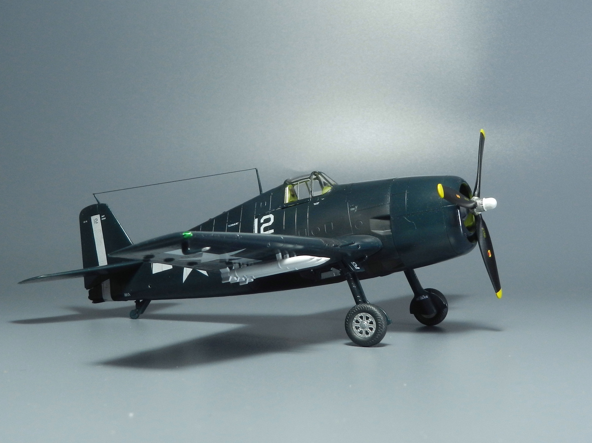 F6F-5 Hellcat. Eduard, 1/72 - My, Prefabricated model, Modeling, Military aviation, Hellcat, F6f Hellcat, The photo, Longpost