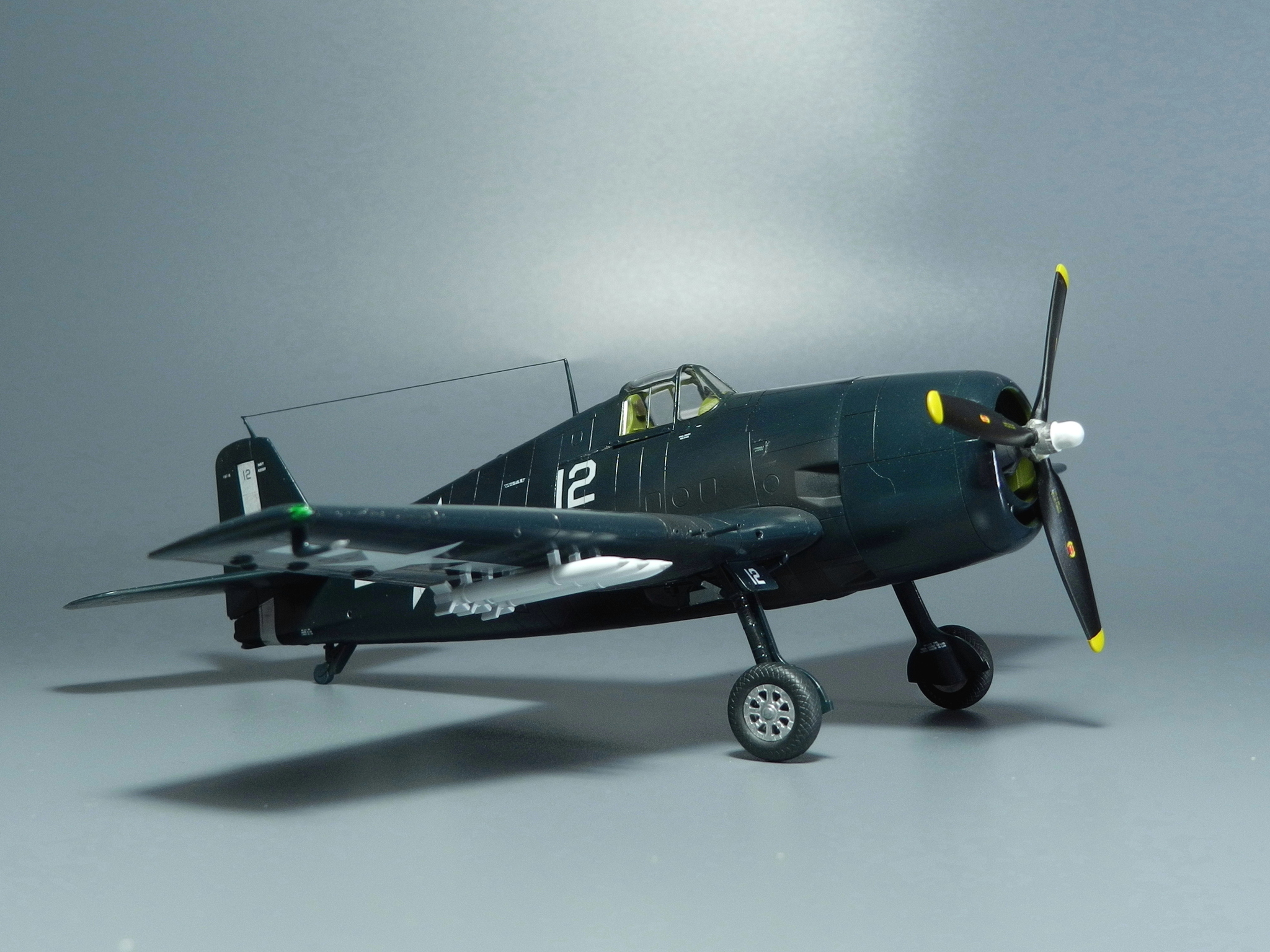 F6F-5 Hellcat. Eduard, 1/72 - My, Prefabricated model, Modeling, Military aviation, Hellcat, F6f Hellcat, The photo, Longpost