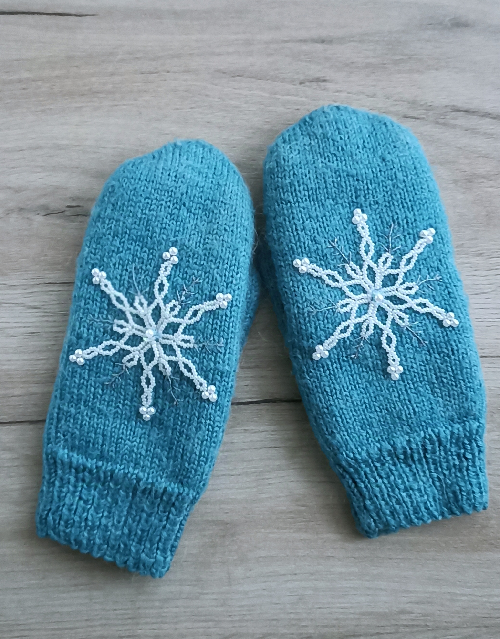 Mittens with embroidery - My, With your own hands, Needlework without process, Needlework, Mittens, Mittens, Embroidery, Knitting, Knitting, Winter, Longpost