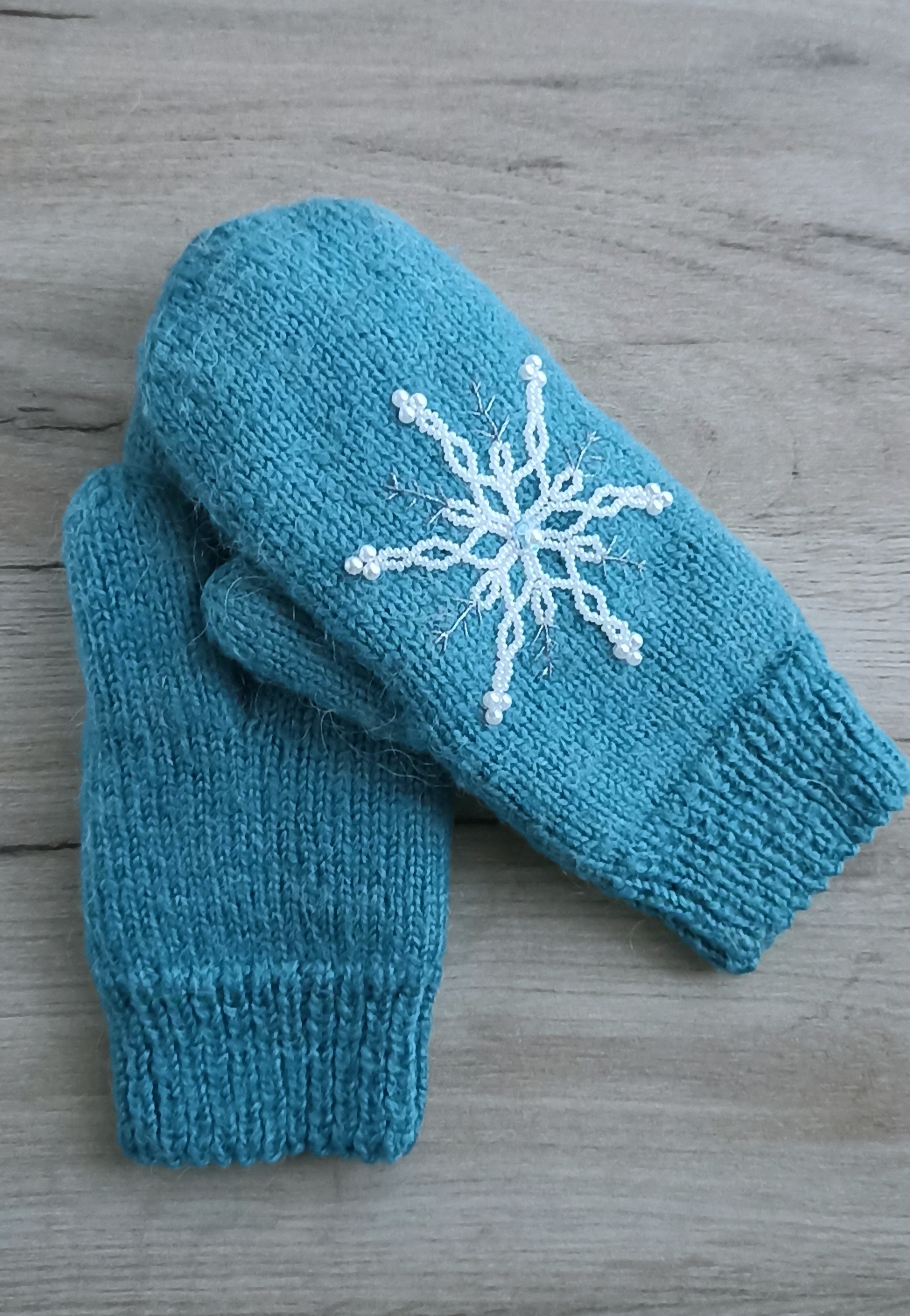 Mittens with embroidery - My, With your own hands, Needlework without process, Needlework, Mittens, Mittens, Embroidery, Knitting, Knitting, Winter, Longpost