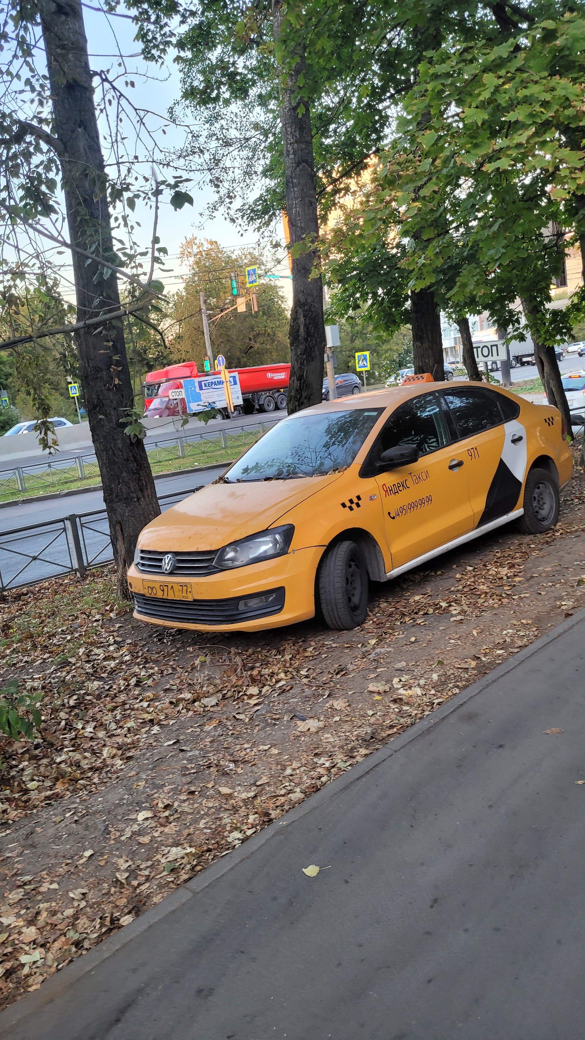 Reply to post Let's praise the owner of Porsche N699UV69 for parking on the sidewalk and lawn - My, Traffic rules, Violation of traffic rules, Gai, Неправильная парковка, Parking, Traffic fines, Tula, Beautification, Longpost, Reply to post