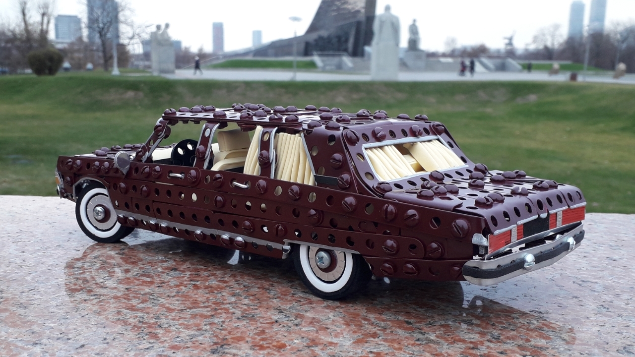 GAZ-14 made of metal construction set, wire, rubber and cardboard - My, Gas, Gas 14, VDNKh, Modeling, the USSR, Retro car, Limousine, Scale model, Longpost