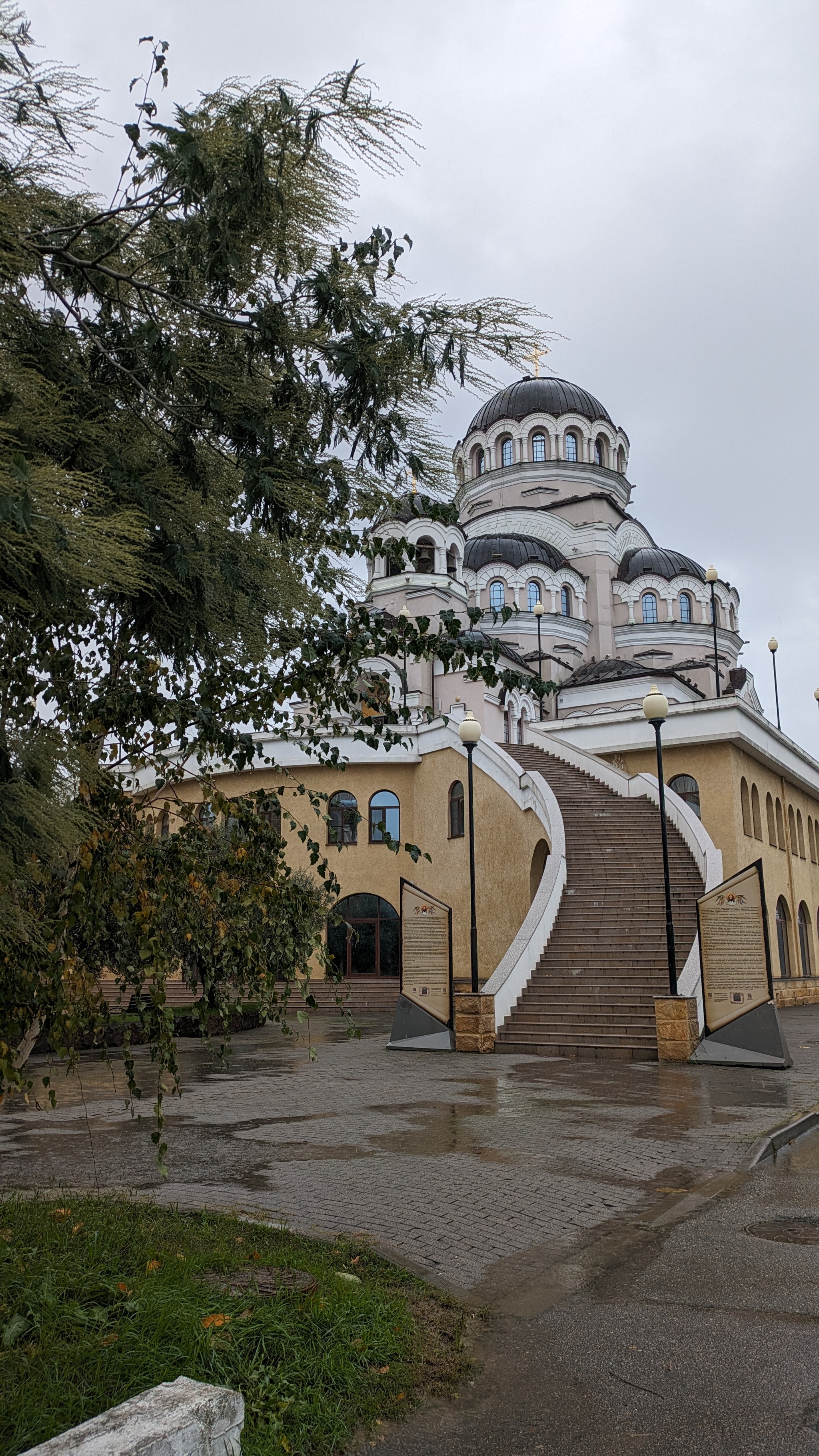 Sochi November 30, 2023 - My, The photo, Google pixel smartphone, Pixel, Google, Sochi, Temple, Russian Railways, Cities of Russia, The park, Amusement park, sights, Travel across Russia, Building, Longpost