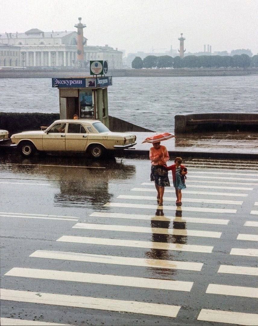 Rain from the 80's - the USSR, Childhood in the USSR, Youth, Youth, Nostalgia, Parents and children, Childhood, 80-е, Rain, Leningrad, The photo, Old photo, Telegram (link)