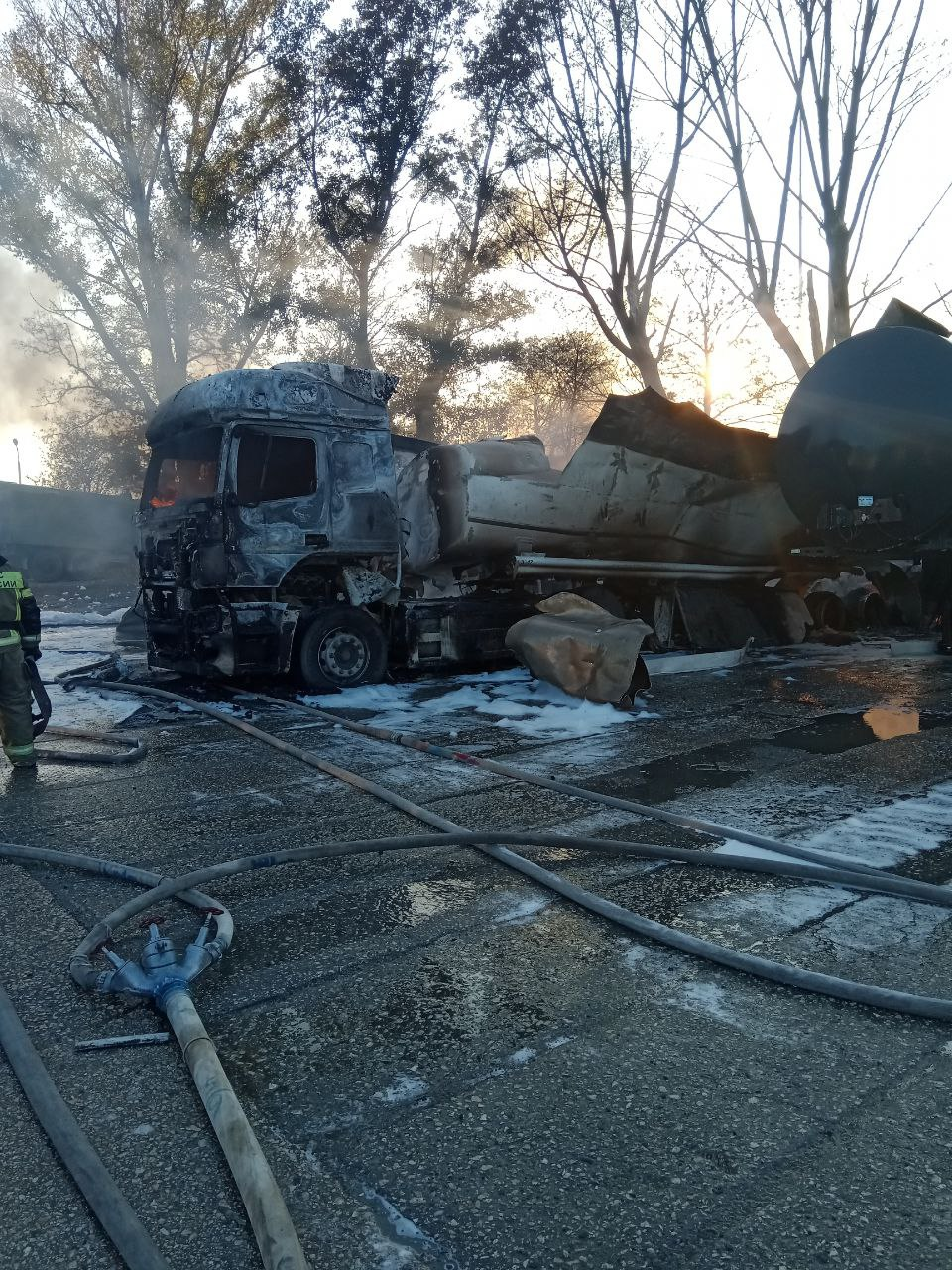 Investigating a fuel tanker explosion with a fire investigator - My, Fire, Incident, Расследование, Safety engineering, Ministry of Emergency Situations, Video, Soundless, Longpost, Negative