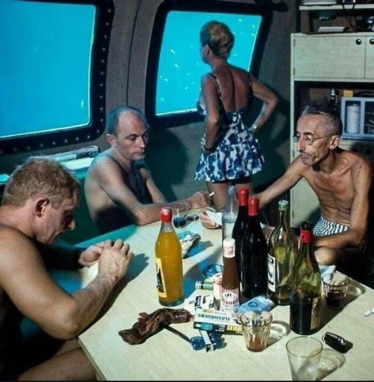 Well, guys, let's decide - should we lie low or surface? - Jacques Yves Cousteau, Humor, Images, From the network, Submarine, The photo, Repeat