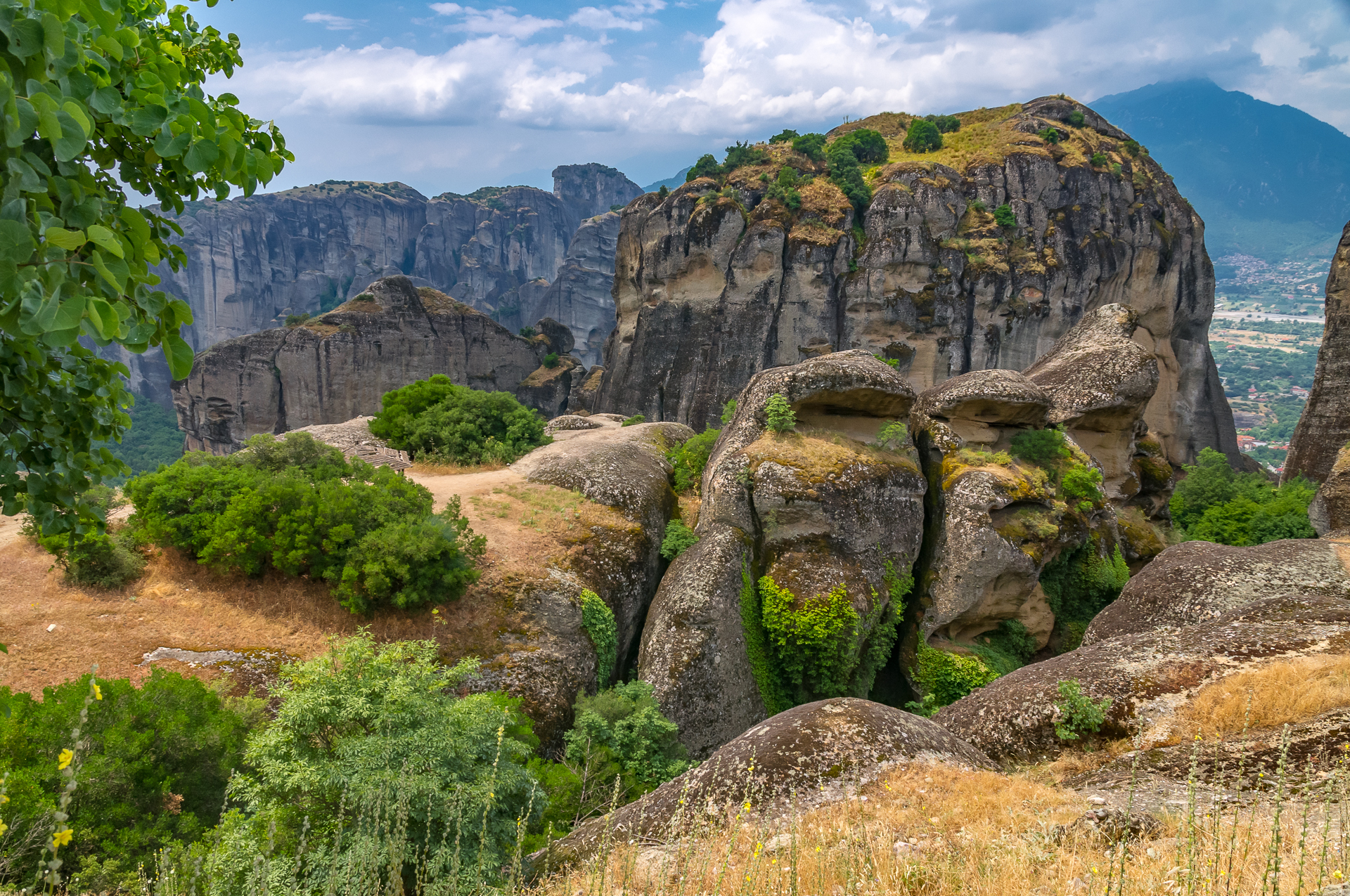 Stone labyrinths of Meteora. Greece - My, Greece, The rocks, Vertex, Meteora Monastery, Longpost