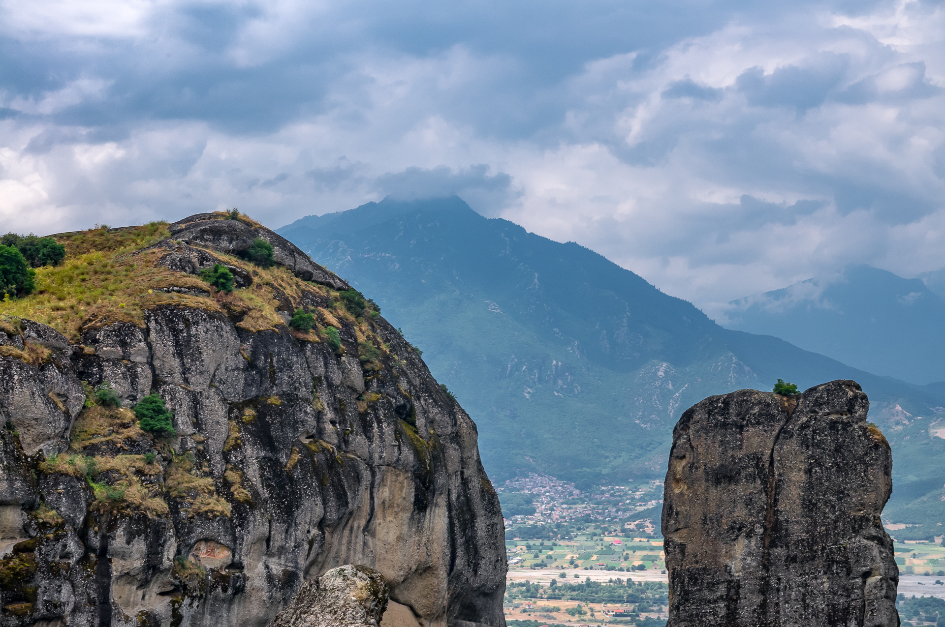 Stone labyrinths of Meteora. Greece - My, Greece, The rocks, Vertex, Meteora Monastery, Longpost