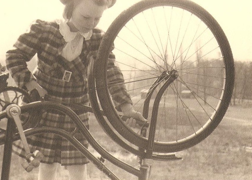 Ladies of the early 20th century and their bicycles - Past, Old photo, Historical photo, 20th century, A bike, Film, History (science), Black and white photo, Retro, Longpost