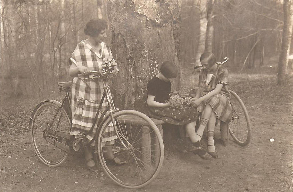 Ladies of the early 20th century and their bicycles - Past, Old photo, Historical photo, 20th century, A bike, Film, History (science), Black and white photo, Retro, Longpost