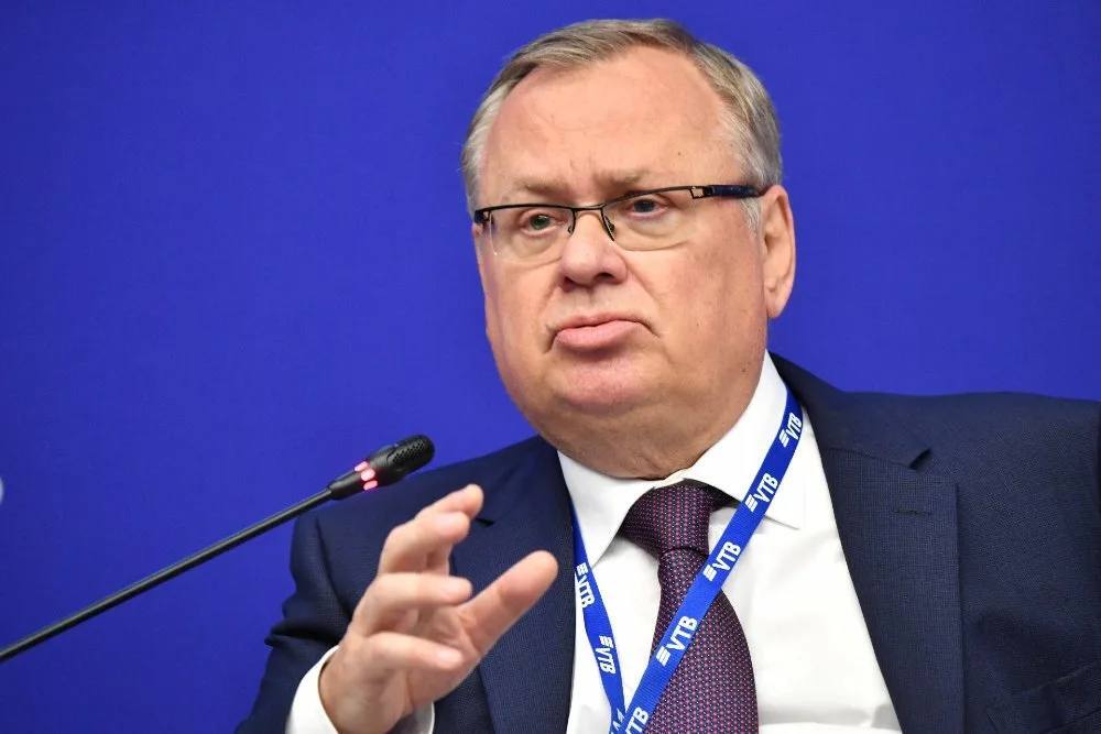 VTB CEO says Russia's economy won't breathe without migrants - State, Economy, Capitalism, Workers, Migrants, Negative, Stupidity, Impudence, Statistics, Poverty