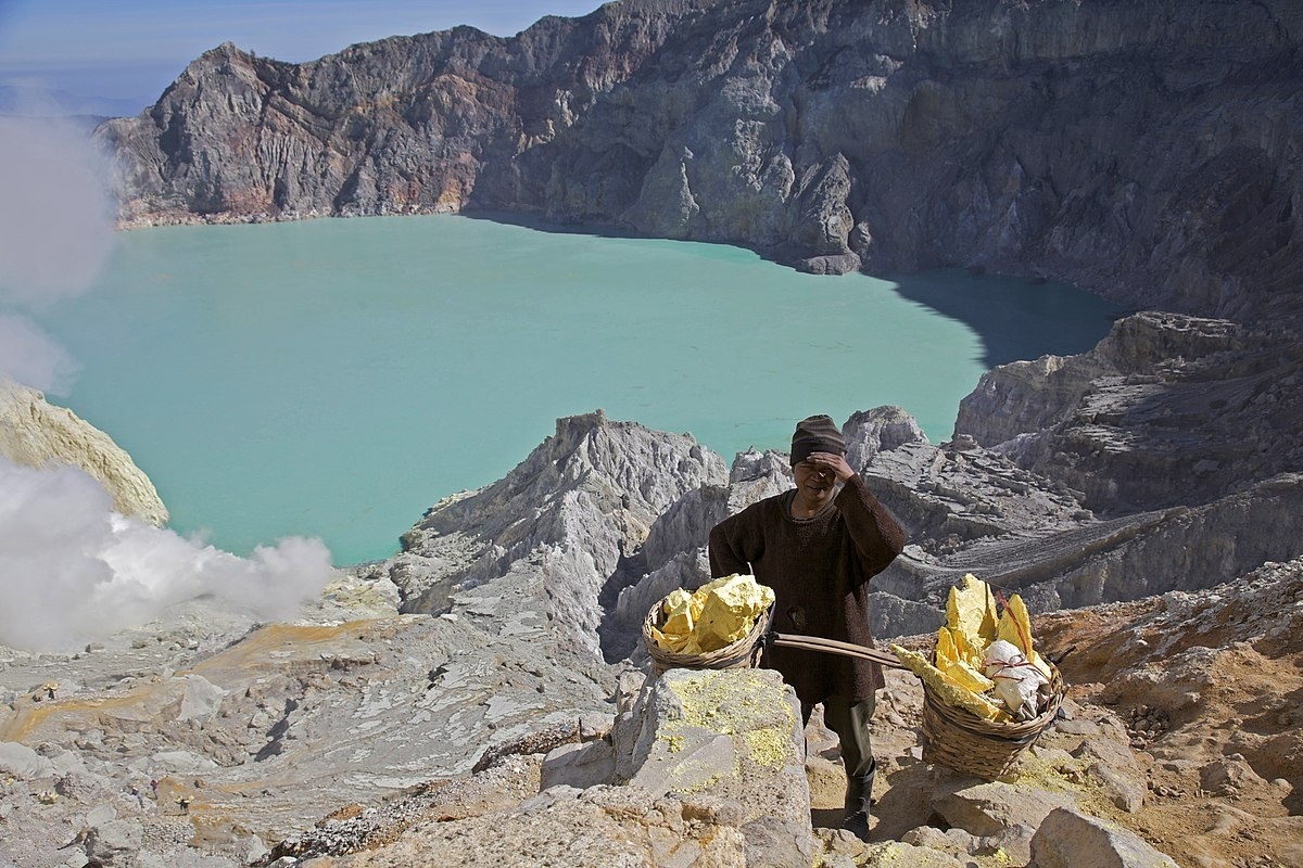 Lake Kawah Ijen in Indonesia: Uncovering Mystical Beauty - My, Island, Around the world, Travel across Russia, Tourism, Longpost, Mountain Lake