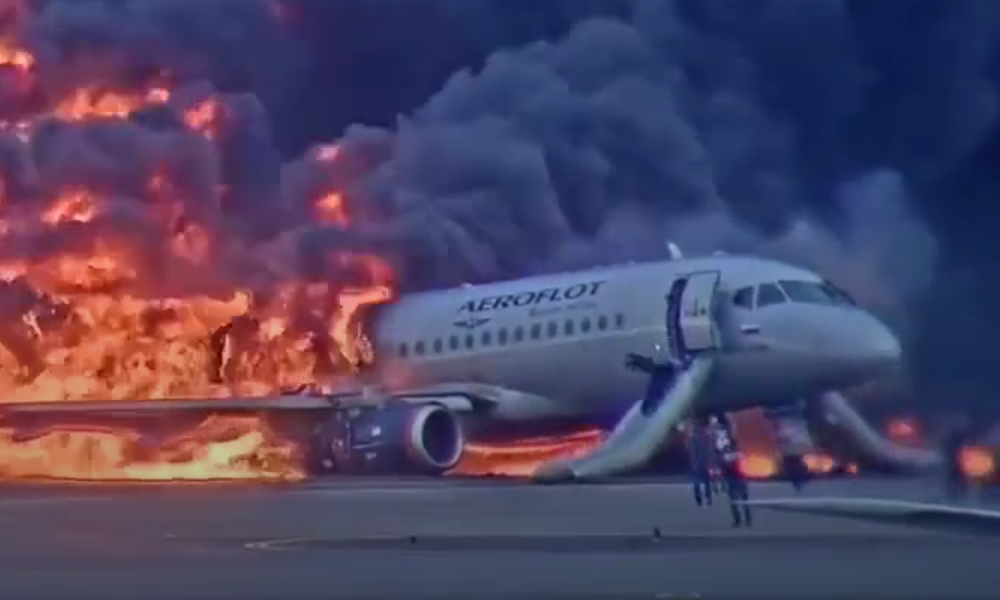 Continuation of the post Sukhoi Superjet 100 caught fire while landing at Antalya airport - civil Aviation, news, Sukhoi Superjet 100, Turkey, Antalya, Incident, The airport, Video, Vertical video, Negative, Reply to post, Text, A wave of posts, Yandex Zen (link)