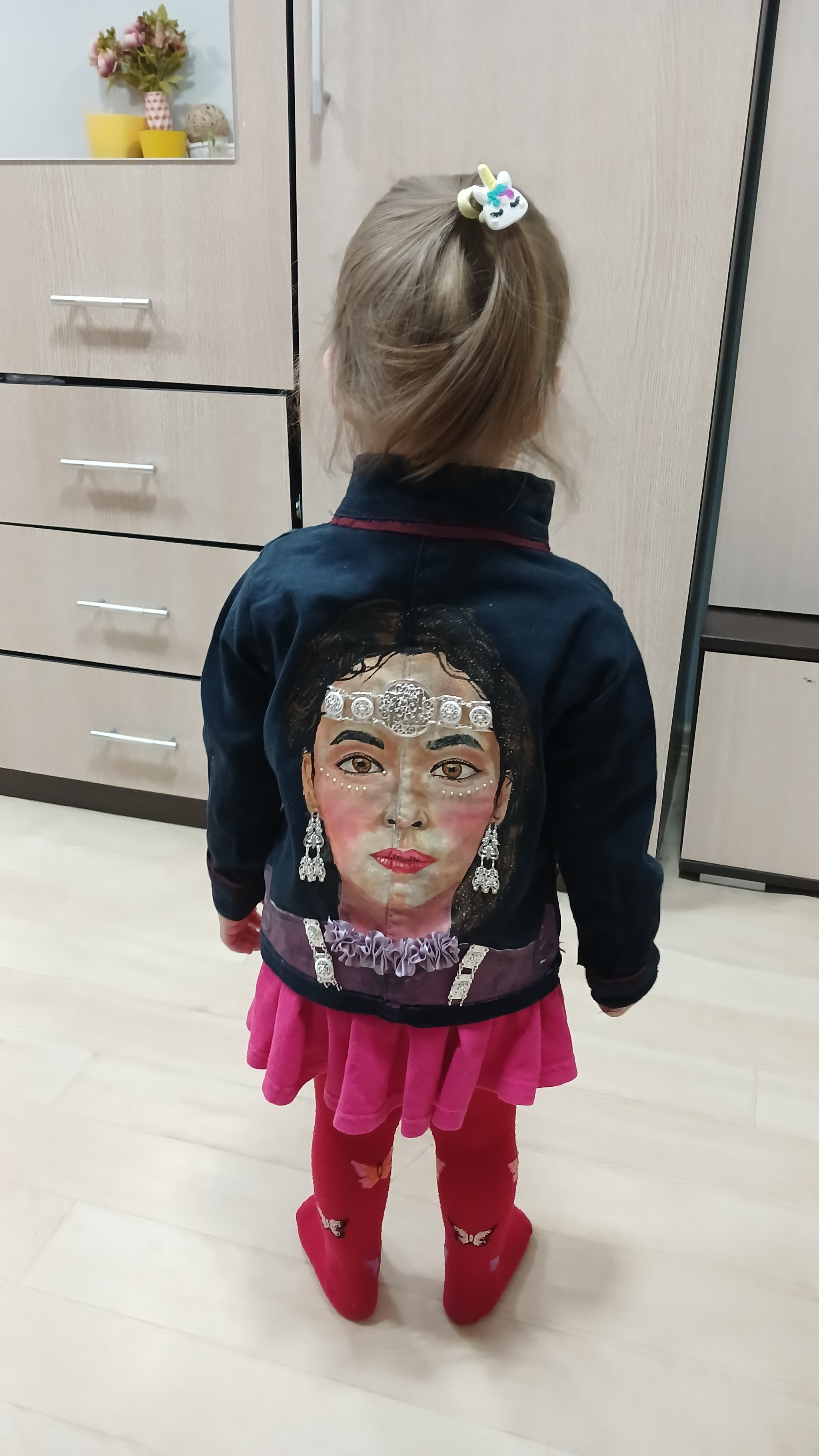 Well, what if you picked up a brush?) - My, Creation, Drawing, Acrylic, Girls, Portrait, Jacket, Baby clothes, Yakutia, Yakutsk, Longpost