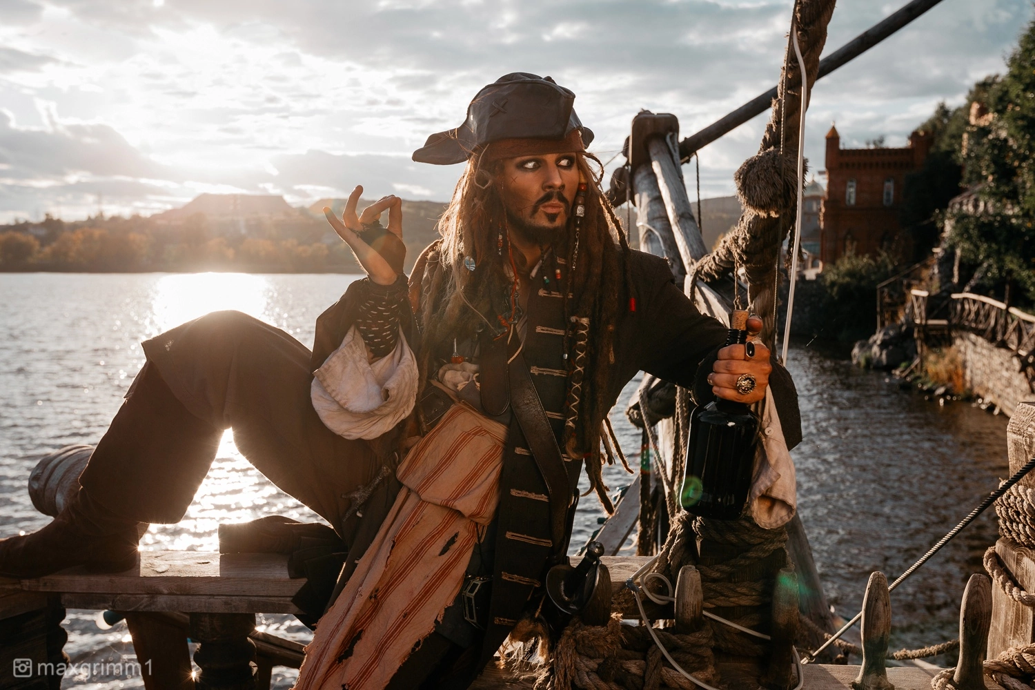 Pirates of the Caribbean | Captain Jack Sparrow & Elizabeth Swann - Cosplay, Captain Jack Sparrow, Elizabeth Swann, Pirates of the Caribbean, Walt disney company, Movies, The photo, VKontakte (link), Longpost