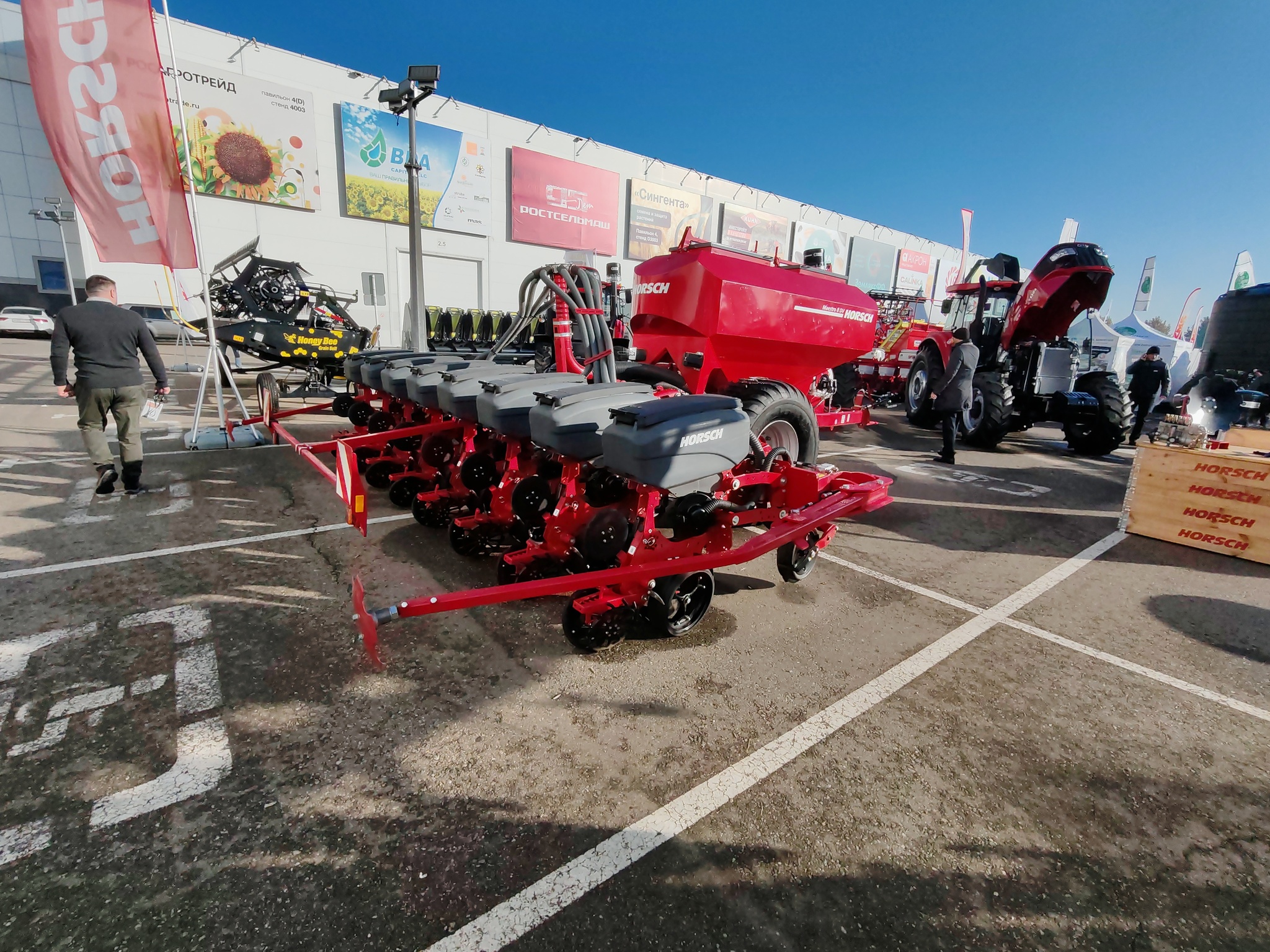 Photos from the agricultural exhibition in Krasnodar - My, Tractor, Combine harvester, Сельское хозяйство, Agricultural machinery, Exhibition, Krasnodar, Video, Longpost