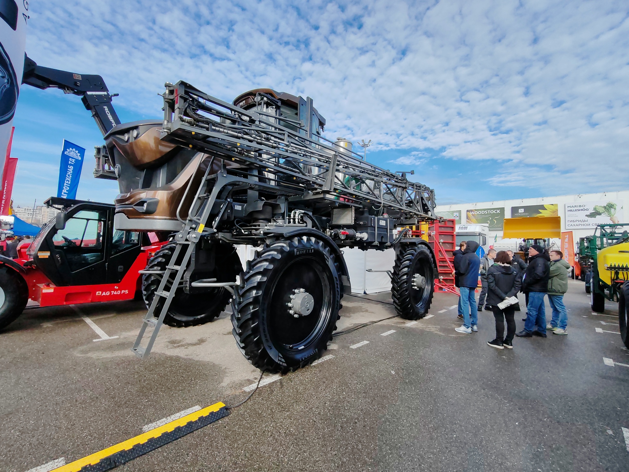 Photos from the agricultural exhibition in Krasnodar - My, Tractor, Combine harvester, Сельское хозяйство, Agricultural machinery, Exhibition, Krasnodar, Video, Longpost