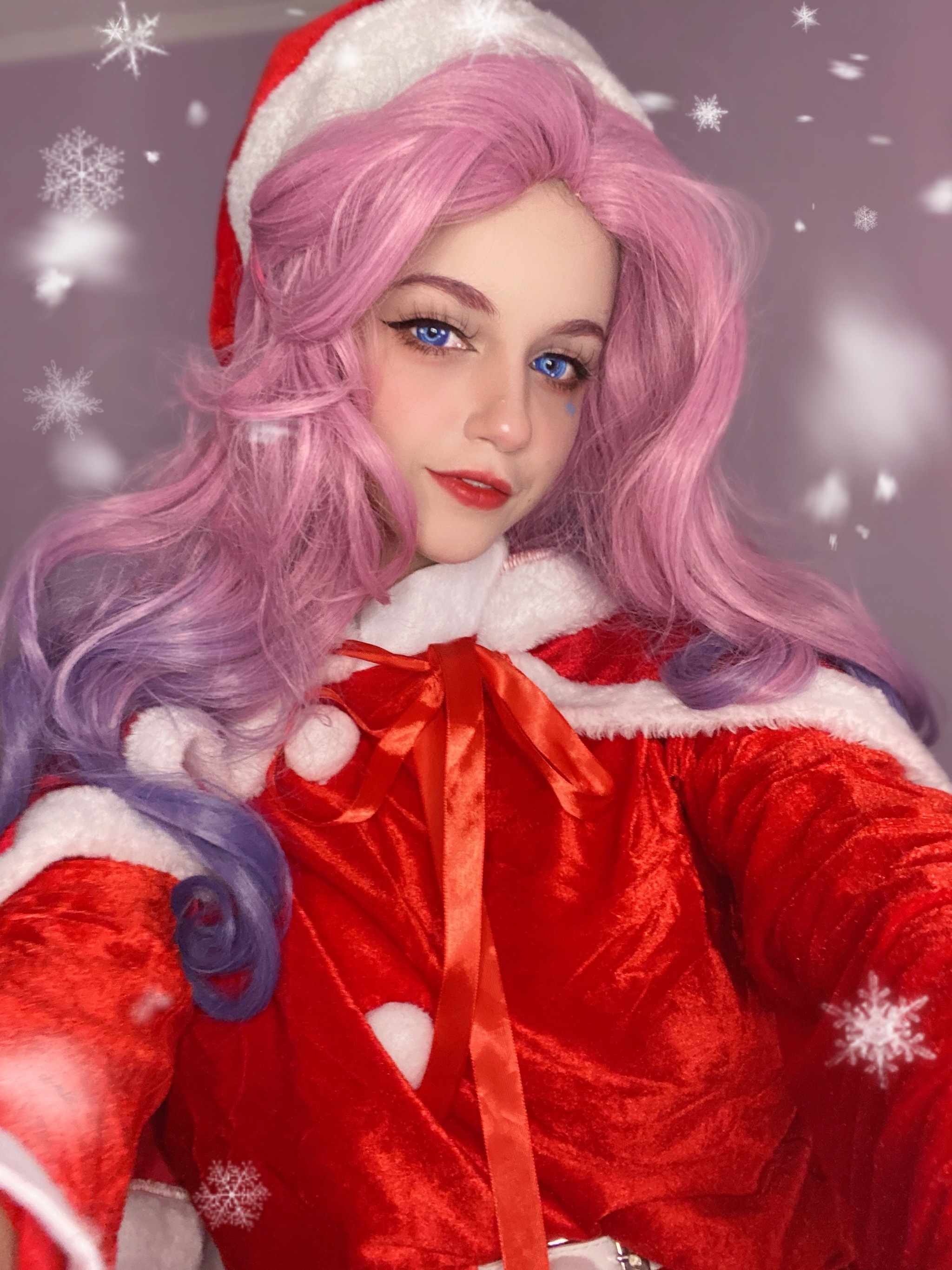 Happy first day of winter! - My, Cosplay, Cosplayers, Girls, Anime, Christmas, League of legends, Seraphine, New Year, New Year costume, Kawaii, Milota, Pink hair, Colorful hair, Presents, Snow Maiden, Longpost, Winter