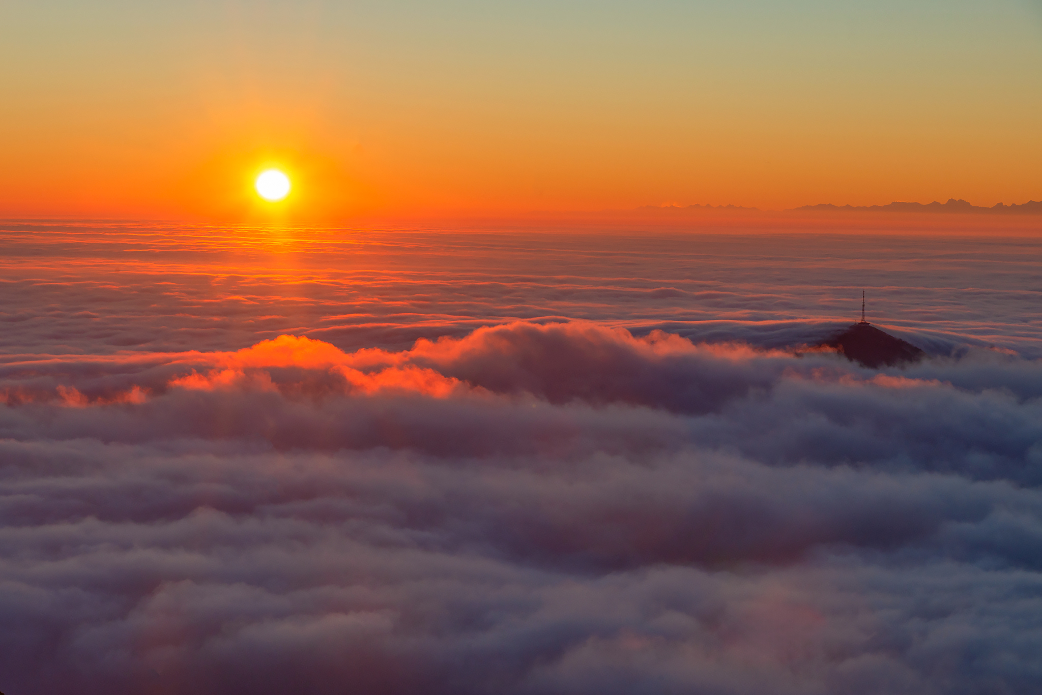 Sunrise over a sea of ??clouds. And in it Mount Mashuk like a submarine with a TV tower instead of a periscope) - My, Landscape, Caucasian Mineral Waters, Mashuk, Pyatigorsk, Sunrise, Longpost