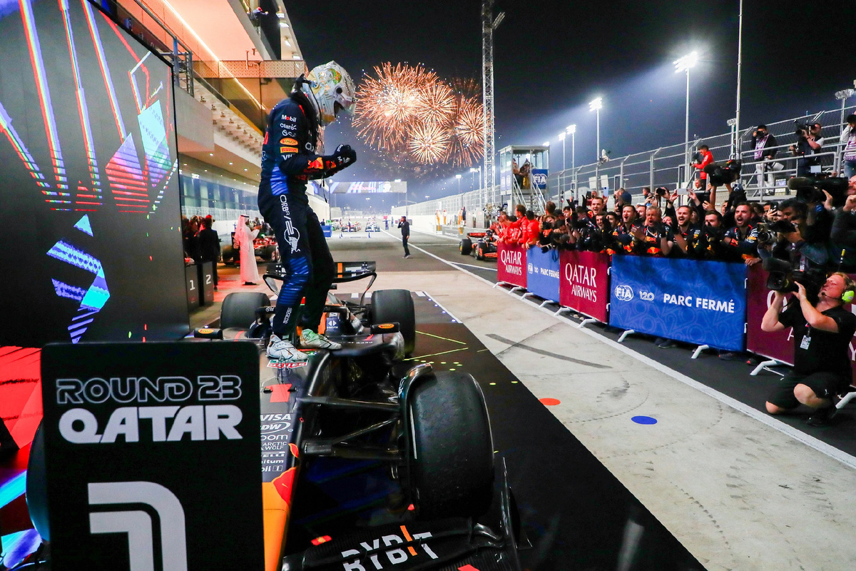 Qatar GP review: Stewards cause a stir but can't hold Verstappen back - Formula 1, Автоспорт, Race, World championship, Qatar, Lusail, dust, Max Verstappen, Charles Leclerc, Oscar Piastri, Lando Norris, George Russell, Lewis Hamilton, Sergio Perez, Pierre Gasly, Ferrari, Red bull, Mclaren, Mercedes, Yandex Zen (link), VKontakte (link), Longpost