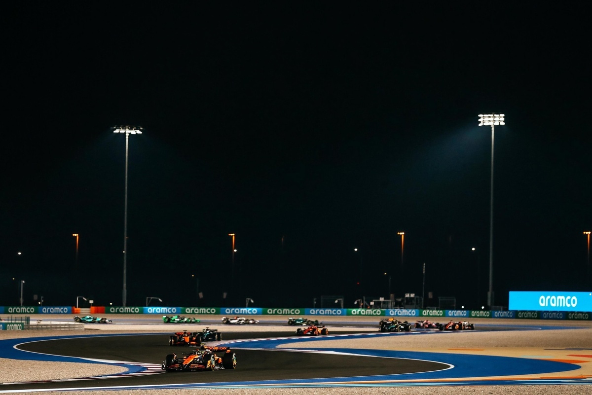 Qatar GP review: Stewards cause a stir but can't hold Verstappen back - Formula 1, Автоспорт, Race, World championship, Qatar, Lusail, dust, Max Verstappen, Charles Leclerc, Oscar Piastri, Lando Norris, George Russell, Lewis Hamilton, Sergio Perez, Pierre Gasly, Ferrari, Red bull, Mclaren, Mercedes, Yandex Zen (link), VKontakte (link), Longpost