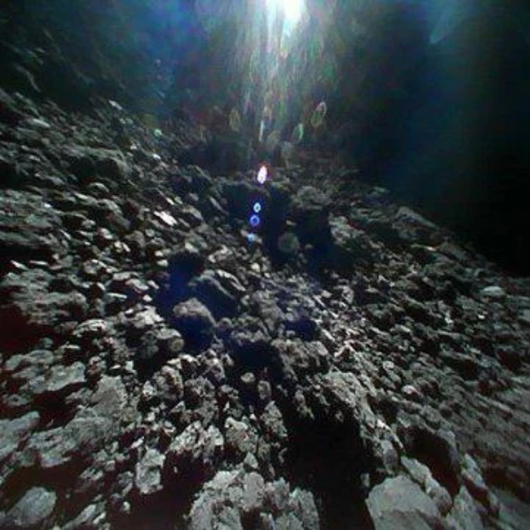 Photo of the surface of the asteroid Ryugu from the Japanese robotic probe Minerva-II2 - Space, Asteroid, Ryugu, The photo, The science, Space exploration