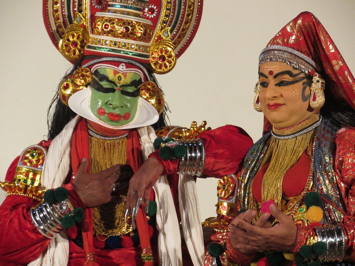 Visited Kathakali theatre with Hisako, a traditional dance and dramatic art form from the South Indian state of Kerala - My, India, Theatre, Longpost, Facial expressions, Dancing, Video, Youtube